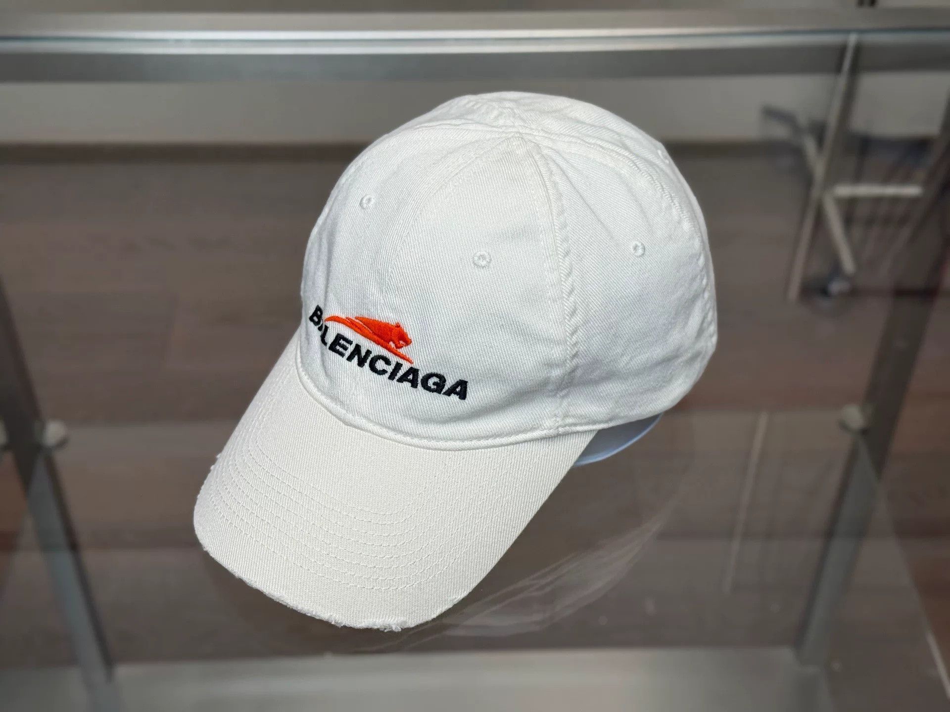 Balenciaga Balenciaga Year of Tiger Embroidered Logo Cap Size ONE SIZE - 1 Thumbnail