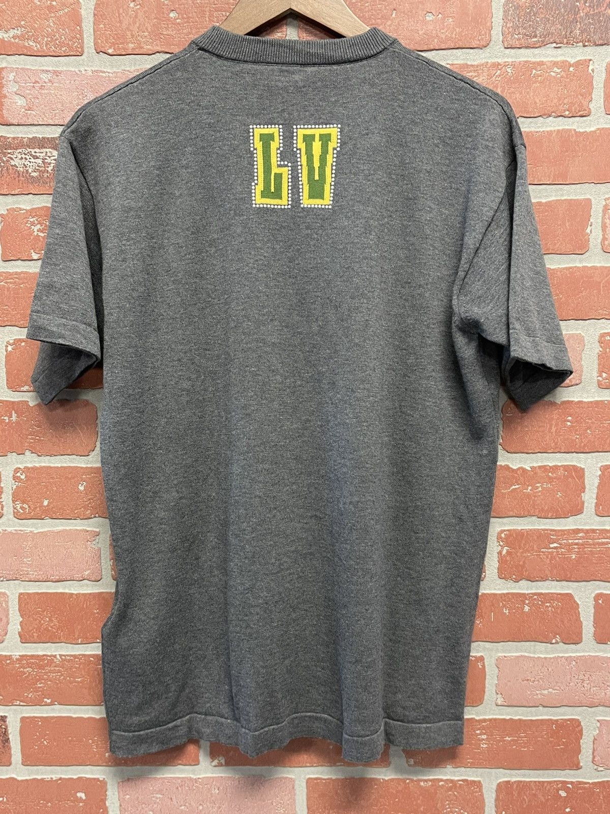 Louis Vuitton Size S - Louis Vuitton Embellished Short-Sleeved Crewneck Size US S / EU 44-46 / 1 - 3 Thumbnail