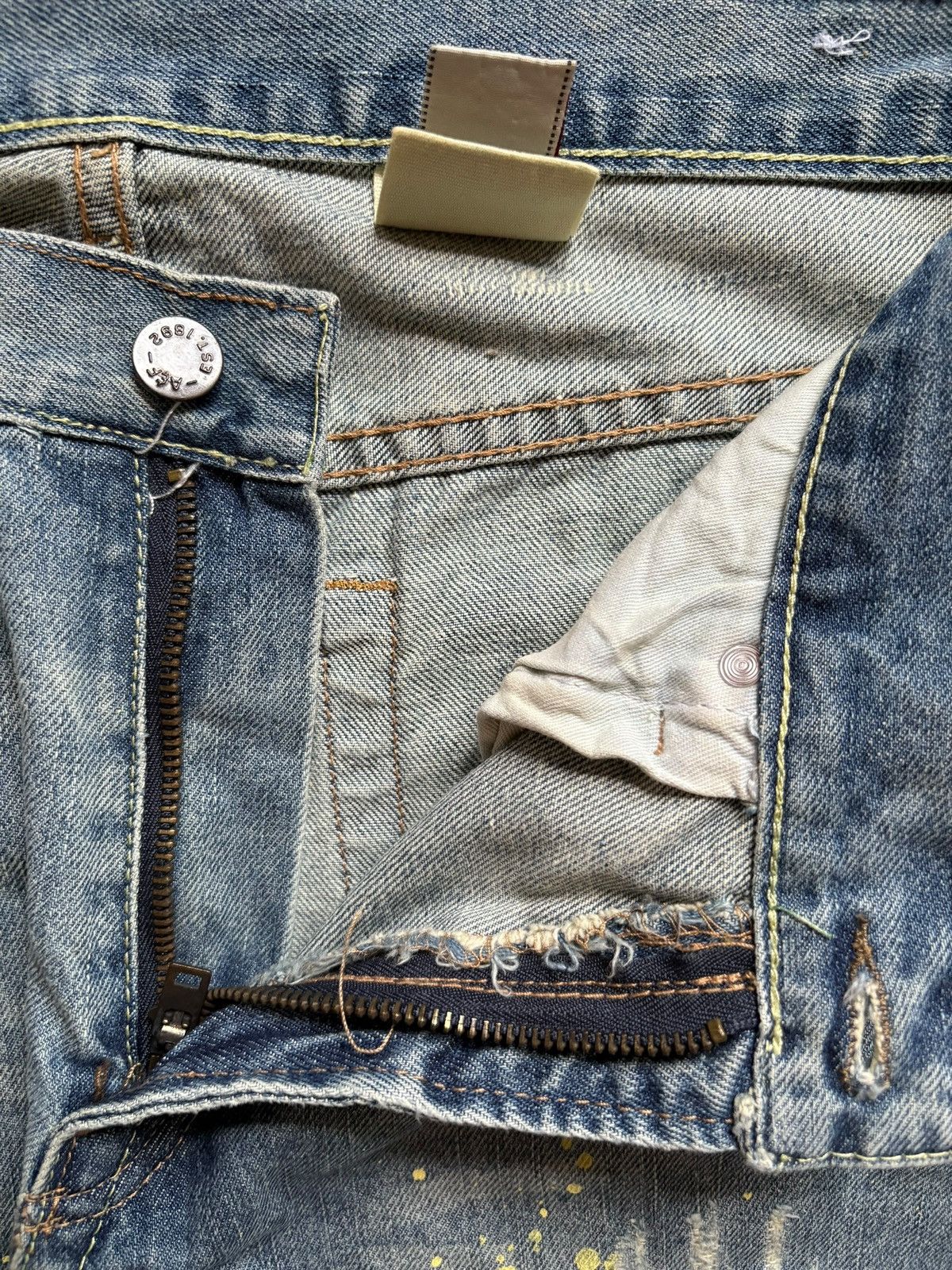 Abercrombie & Fitch Vintage Abercrombie Faded Wash Splattered Bootcut Jeans Size US 31 - 9 Thumbnail