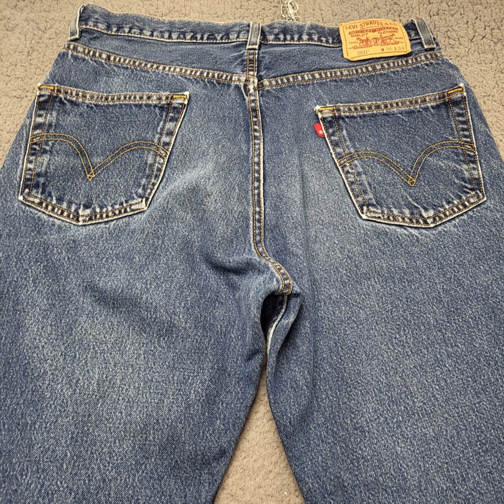 Levi's VINTAGE Levi's 550 Jeans Mens 36x34 Blue Denim Relaxed Fit Straight Leg 2004 Y2K USA Mens Size US 36 / EU 52 - 3 Thumbnail