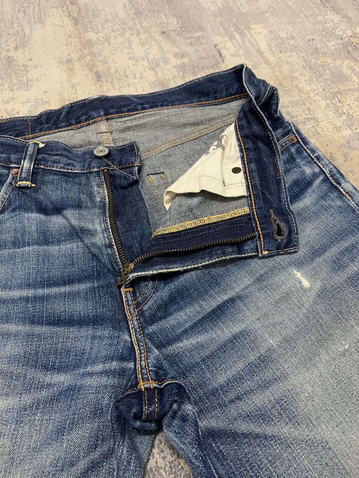 Levi's Vintage Levi's 502 Faded Blue Distressed Jeans 33x28.5 Size US 33 - 7 Thumbnail