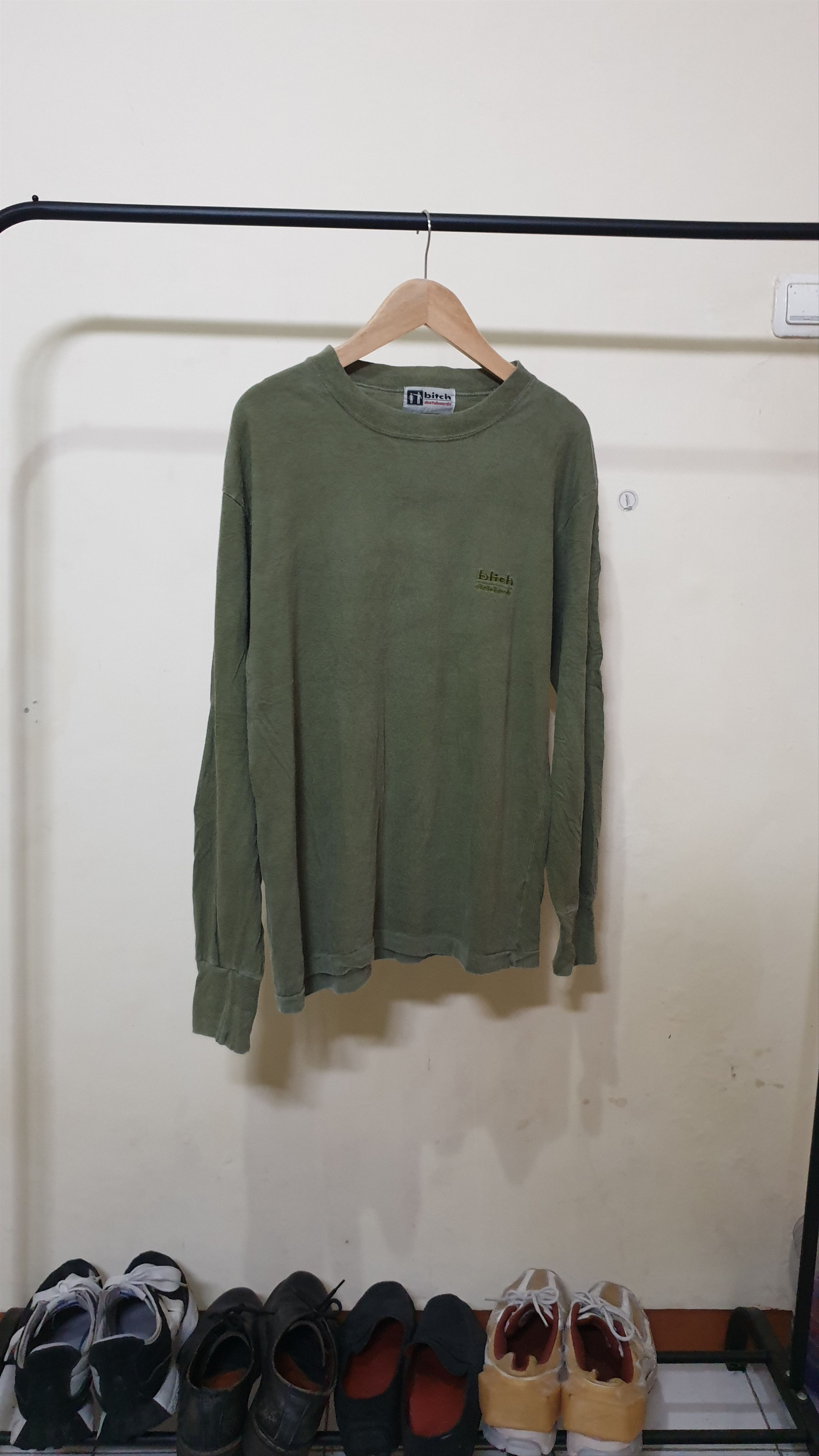 Japanese Brand × Vintage Bitch Skateboard Longsleeve Tee Size US L / EU 52-54 / 3 - 1 Thumbnail