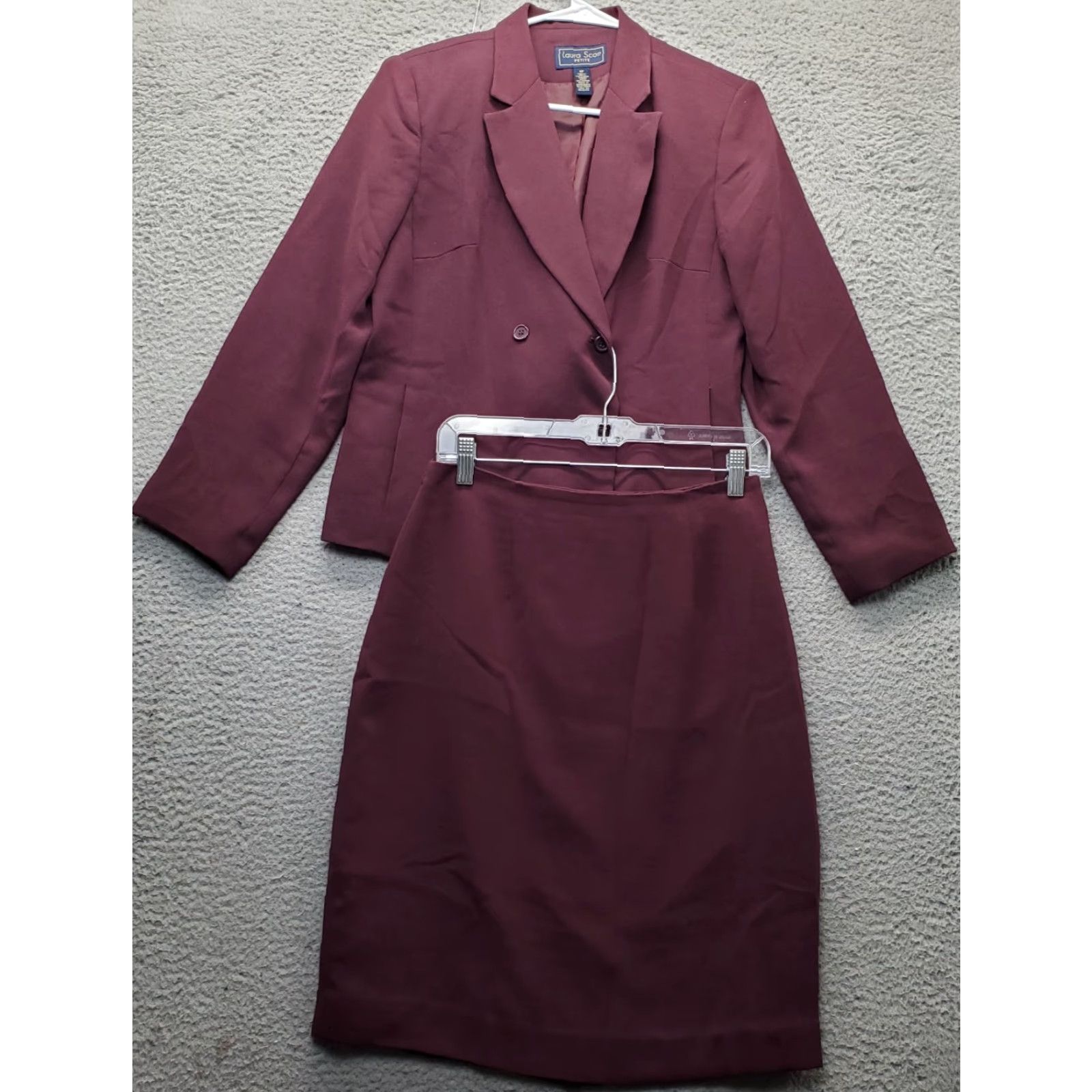 Vintage Laura Scott 2 Piece Set Womens 8P Burgundy Notch Lapel Double Breasted Formal Shirt (Jacket) Skirt Set Womens 8P Burgundy Formal Size US 8 / IT 38 - 2 Thumbnail