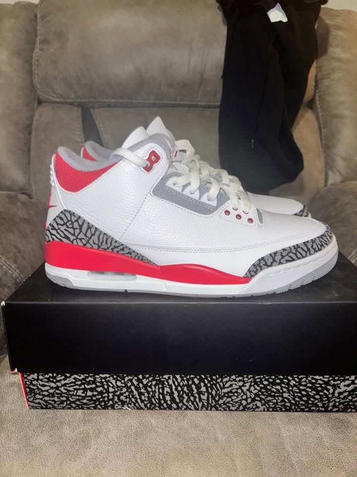 Jordan Brand Jordan 3 Fire Red Size US 10 / EU 43 - 3 Thumbnail