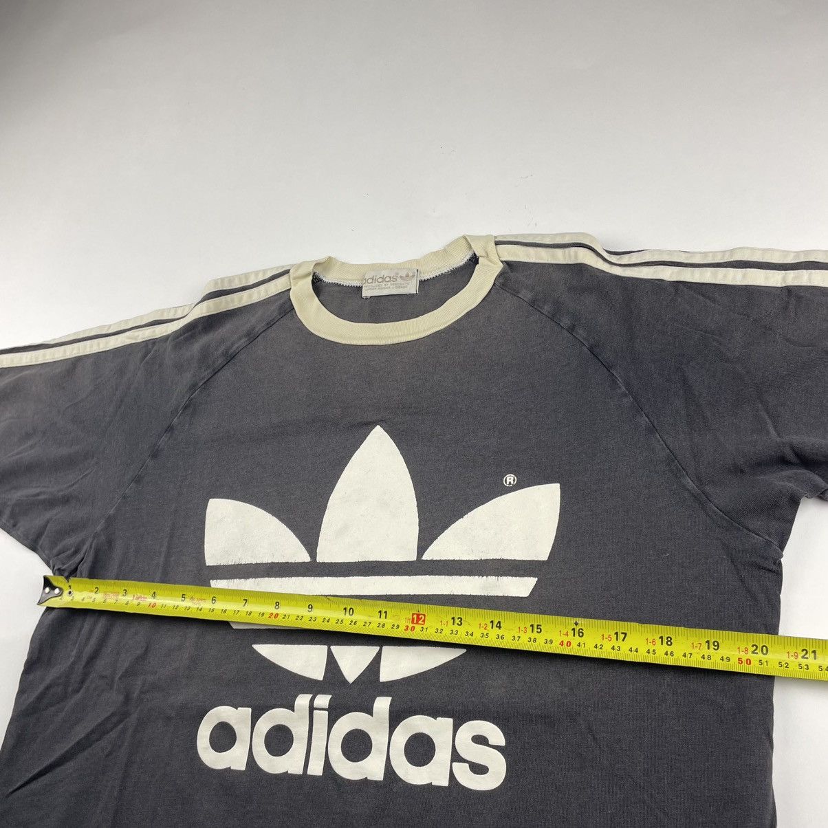Adidas × Descente × Vintage Vintage 90’s Adidas Descente Trefoil T-Shirt Size M-L Japan Size US L / EU 52-54 / 3 - 8 Thumbnail