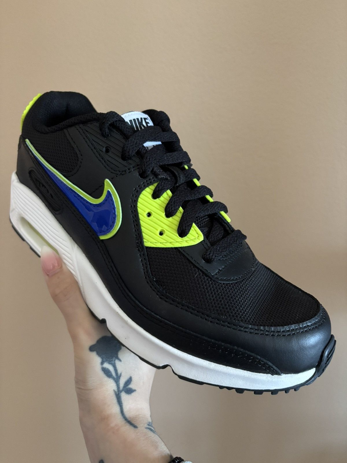 Nike Nike Air Max 90 GS 'Black Volt Racer Blue' Size US 6 / EU 39 - 2 Thumbnail