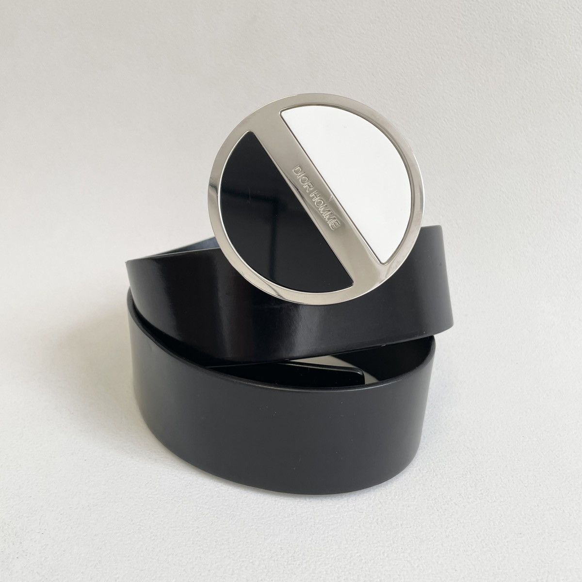 Dior Round Metal Buckle Black Leather Belt Size ONE SIZE - 1 Thumbnail