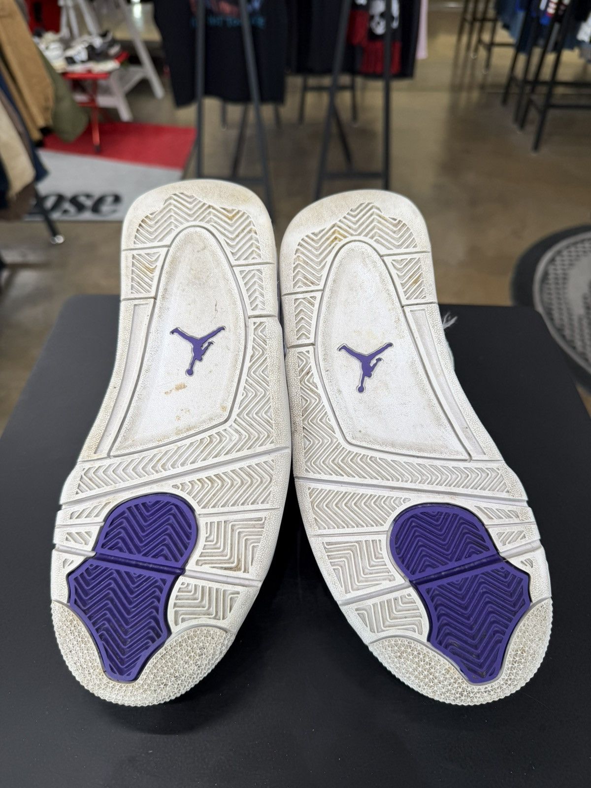 Jordan Brand Air Jordan 4 Metallic Purple Size 5.5Y (2020) Size US 5.5 / EU 38 - 10 Thumbnail