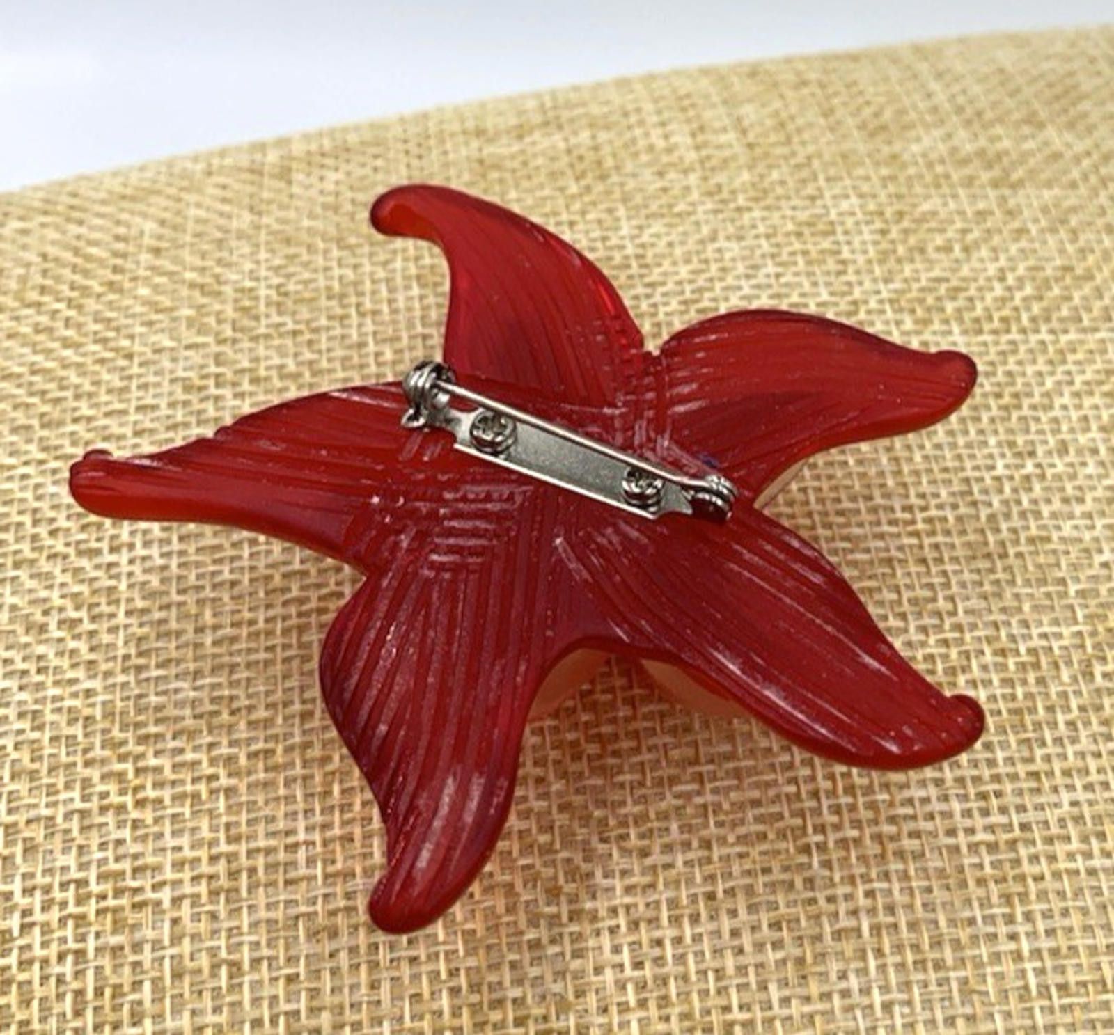 Other Midcentury Red Layered Lucite Glitter Red Starfish Brooch Size ONE SIZE - 4 Thumbnail