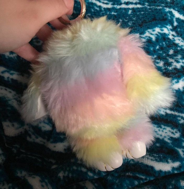 Other Rainbow furry bunny bag tag Size ONE SIZE - 2 Thumbnail