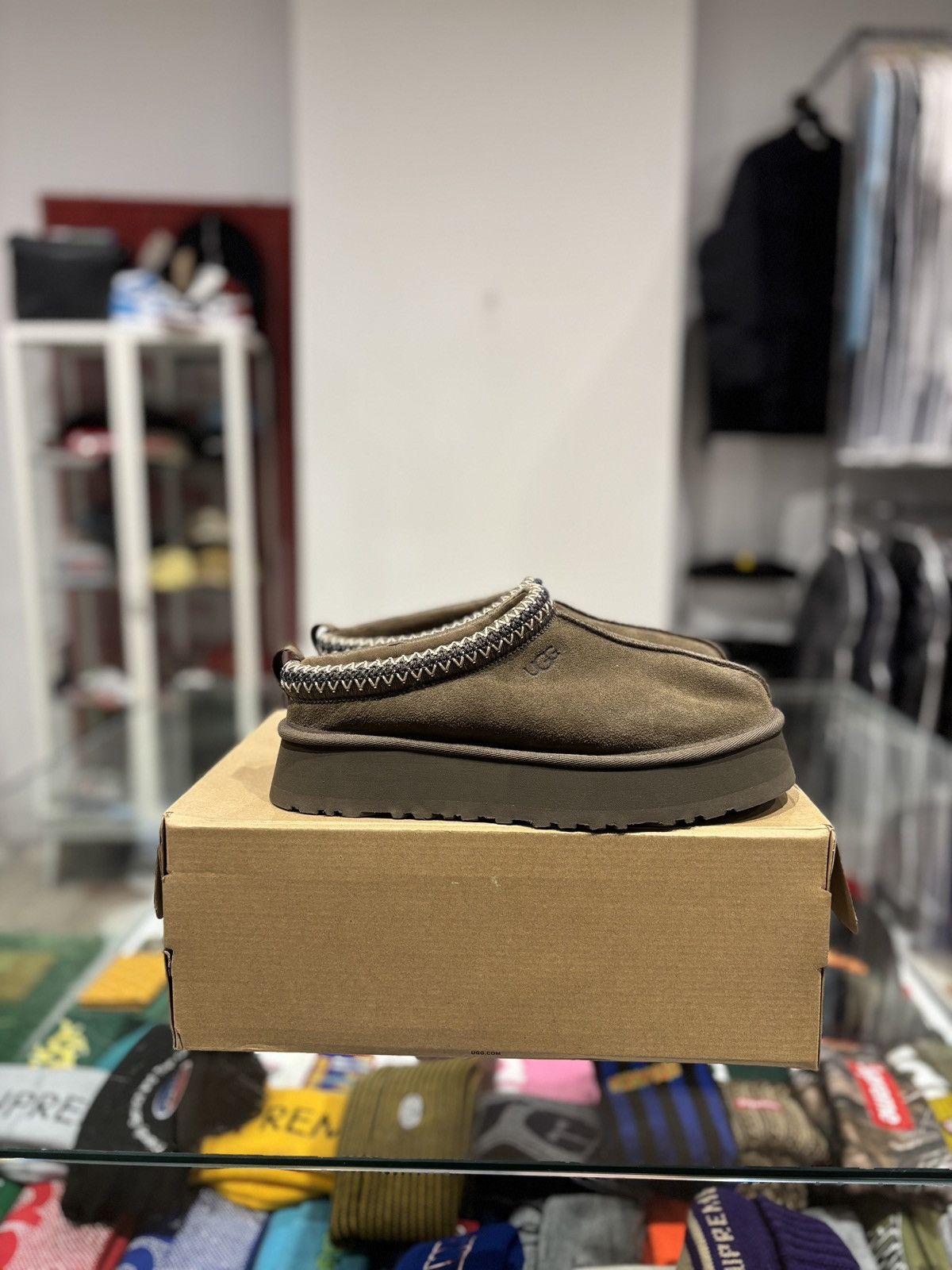 UGG Tazz Slipper Hickory (W) Size: 10W