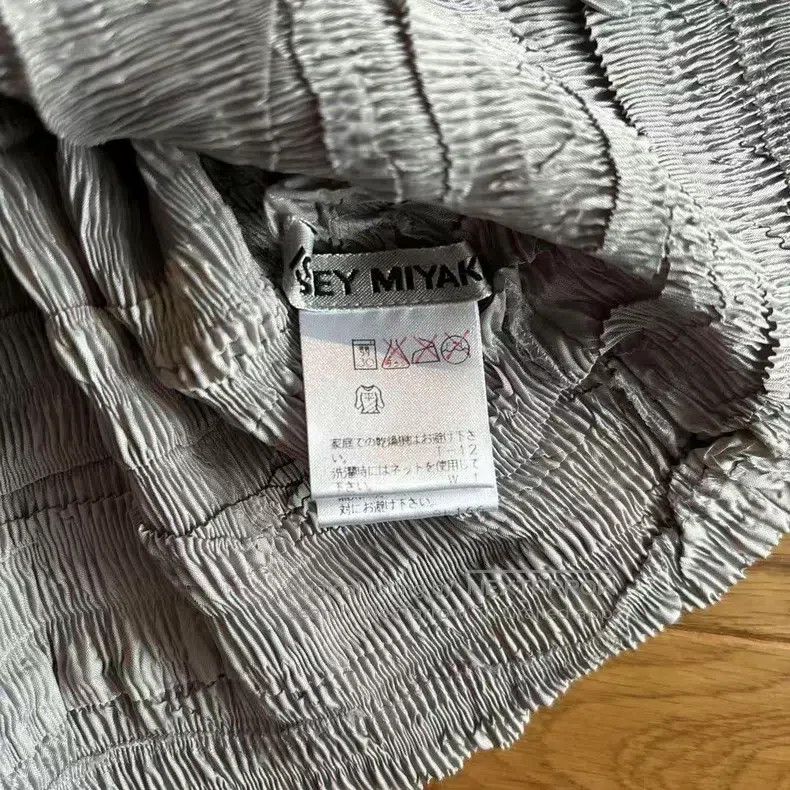 Issey Miyake Issey Miyake Gray Pleated Cardigan Shirt Coat Size M / US 6-8 / IT 42-44 - 3 Thumbnail