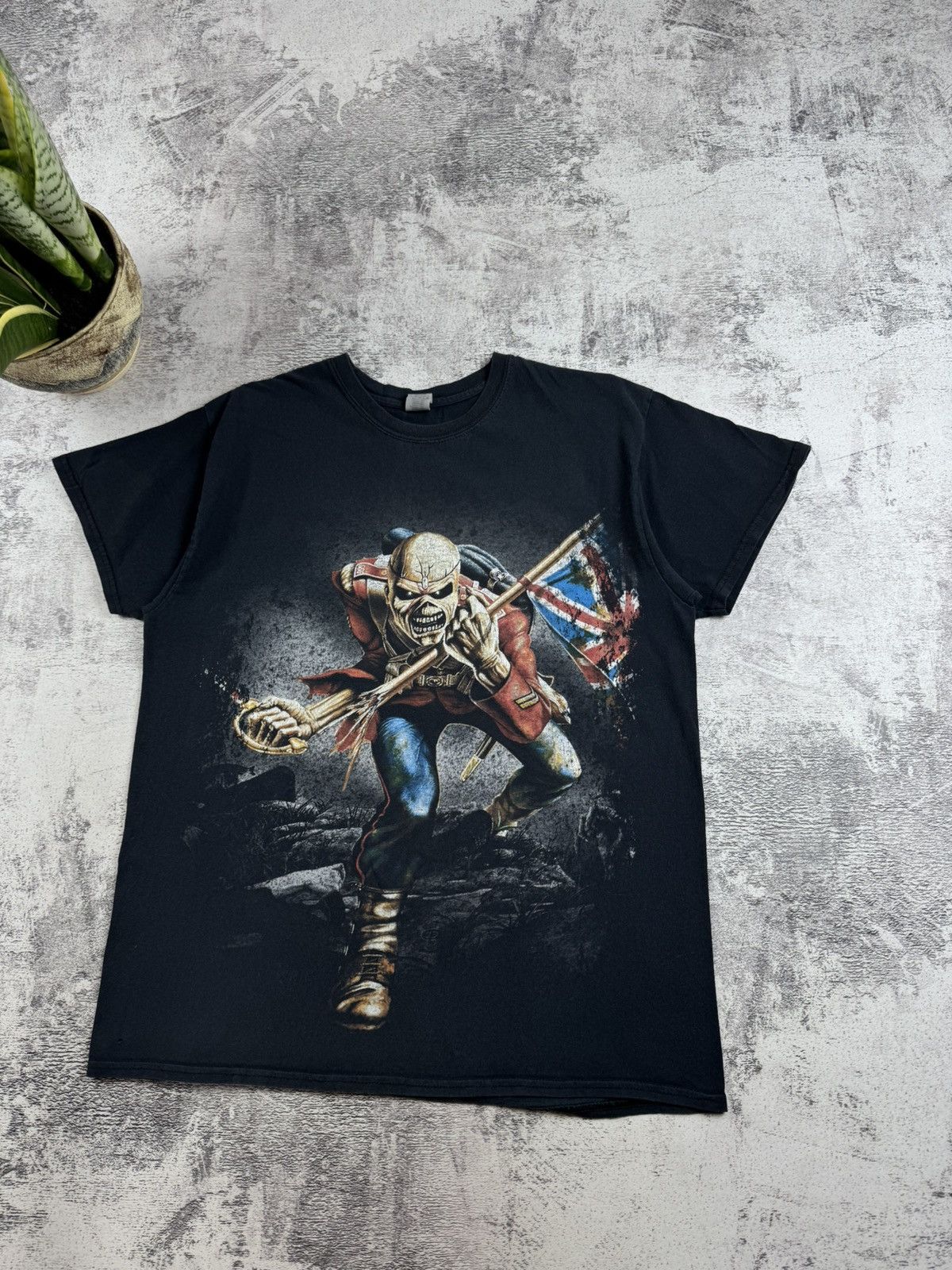 Iron Maiden Iron Maiden 00s The Trooper Rock Tour Rap Faded Merch Devil Band T Shirt Jersey Size US L / EU 52-54 / 3 - 3 Thumbnail