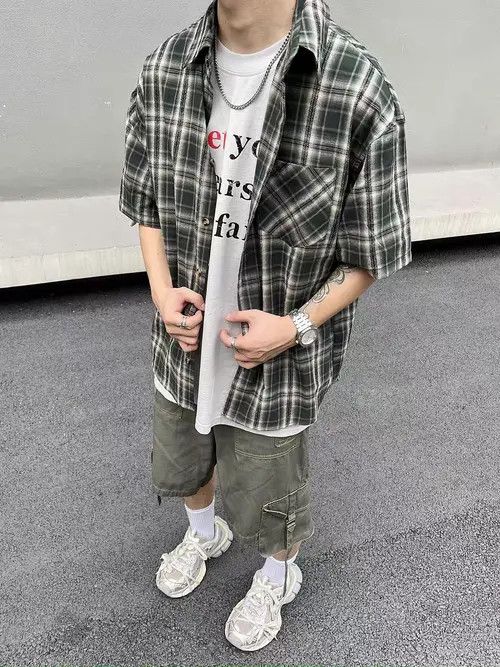 Japanese Brand Retro Hip Hop Multi-Pocket Loose Casual Shorts Size US 31 - 6 Thumbnail