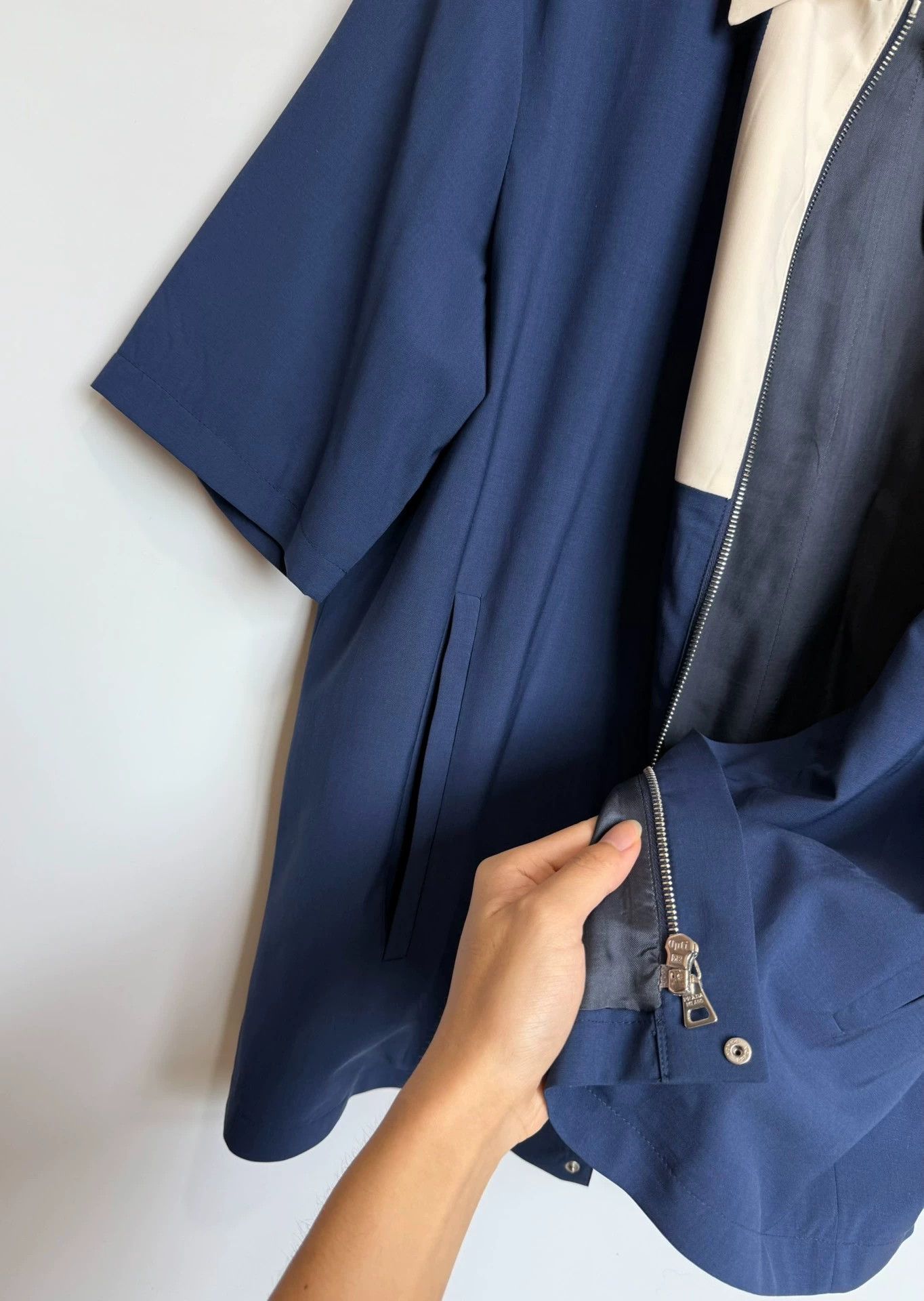 Prada PRADA Colorblock Wool Short Sleeve Shirt Jacket Navy/Cream Size US M / EU 48-50 / 2 - 5 Thumbnail