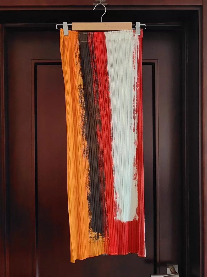 Issey Miyake Issey Miyake size:3 Orange-red color-blocked pleated skirt Size 22" - 1 Thumbnail