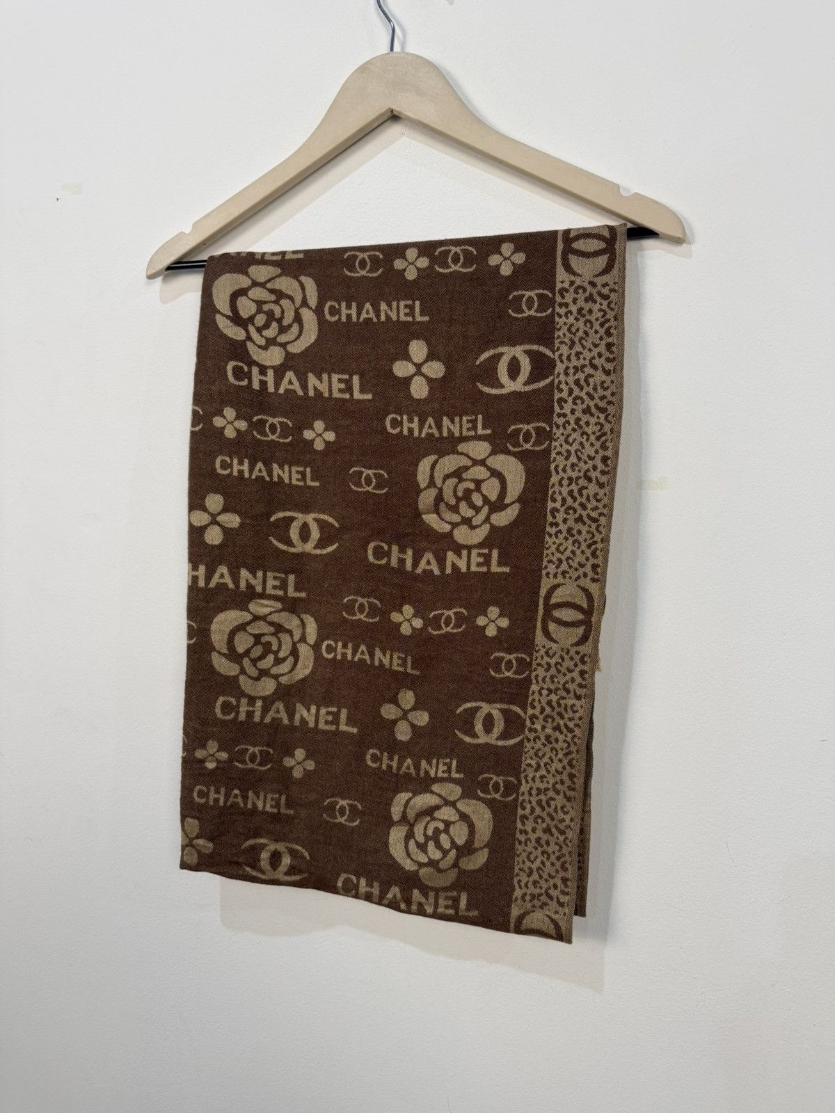 Chanel Chanel Camellia CC Logo Cashmere Silk Scarf Size ONE SIZE - 4 Thumbnail