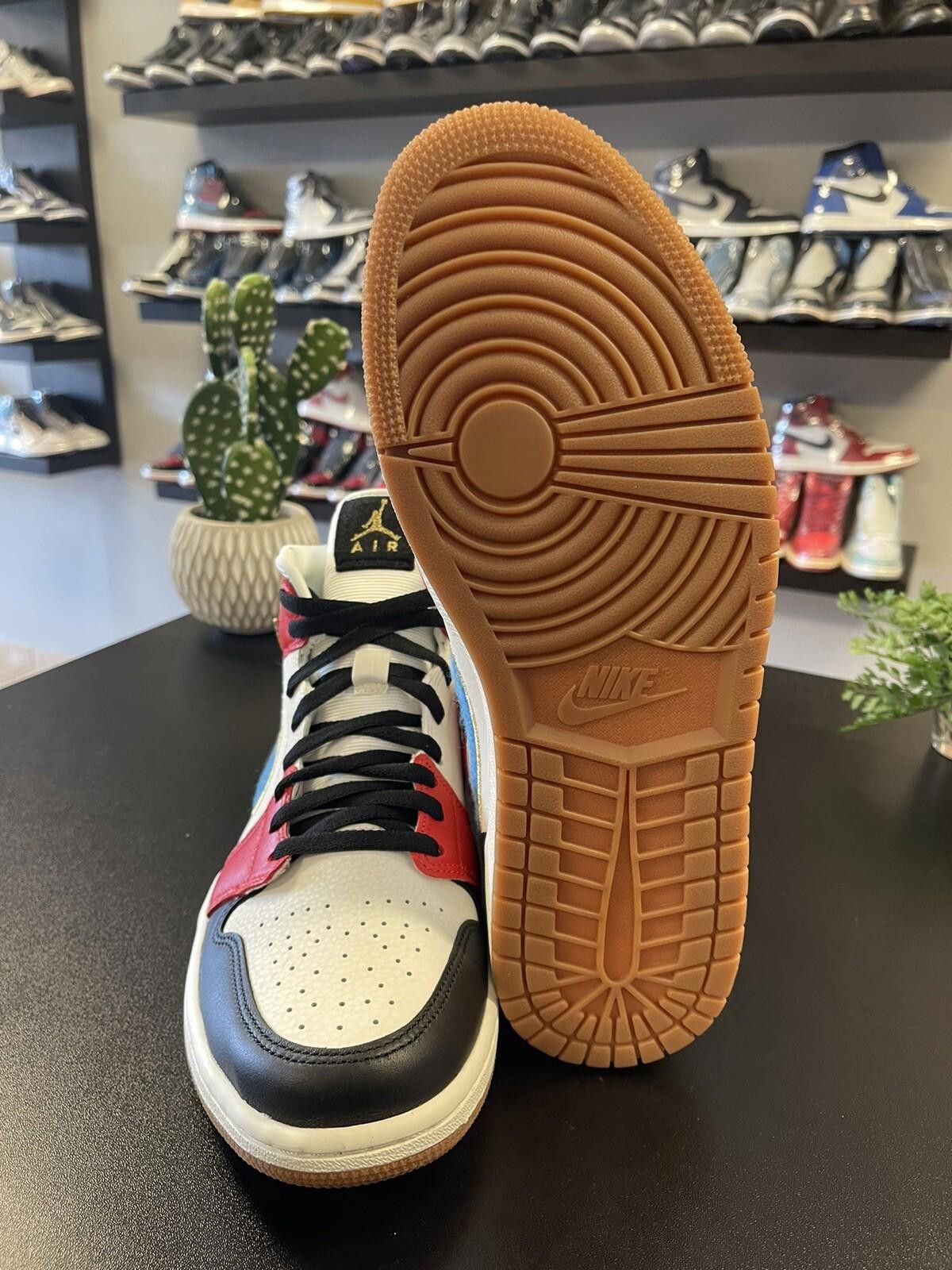Jordan Brand Air Jordan 1 Mid Let Her Man Sail Red White Women's Size 12 Size US 12 / IT 42 - 8 Thumbnail