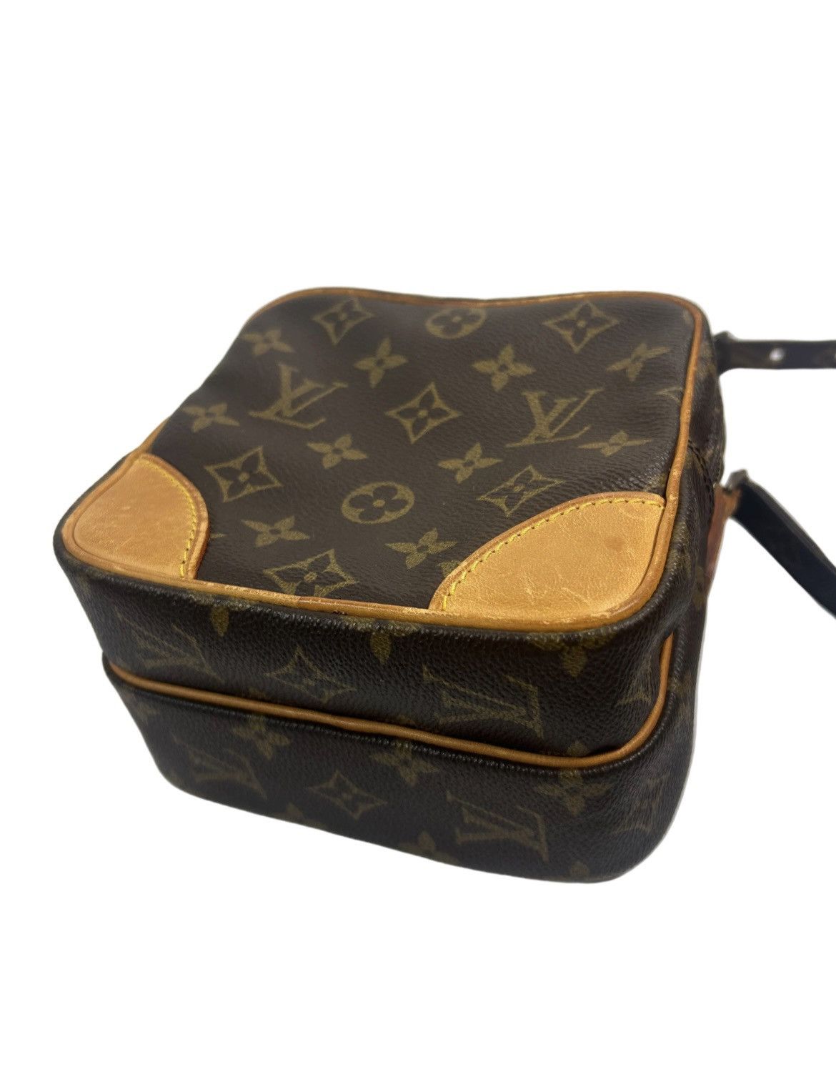 Louis Vuitton Louis Vuitton Monogram Danube Crossbody Bag Size ONE SIZE - 3 Thumbnail