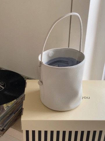 Japanese Brand Huskycat simple bucket bag Size ONE SIZE - 2 Thumbnail