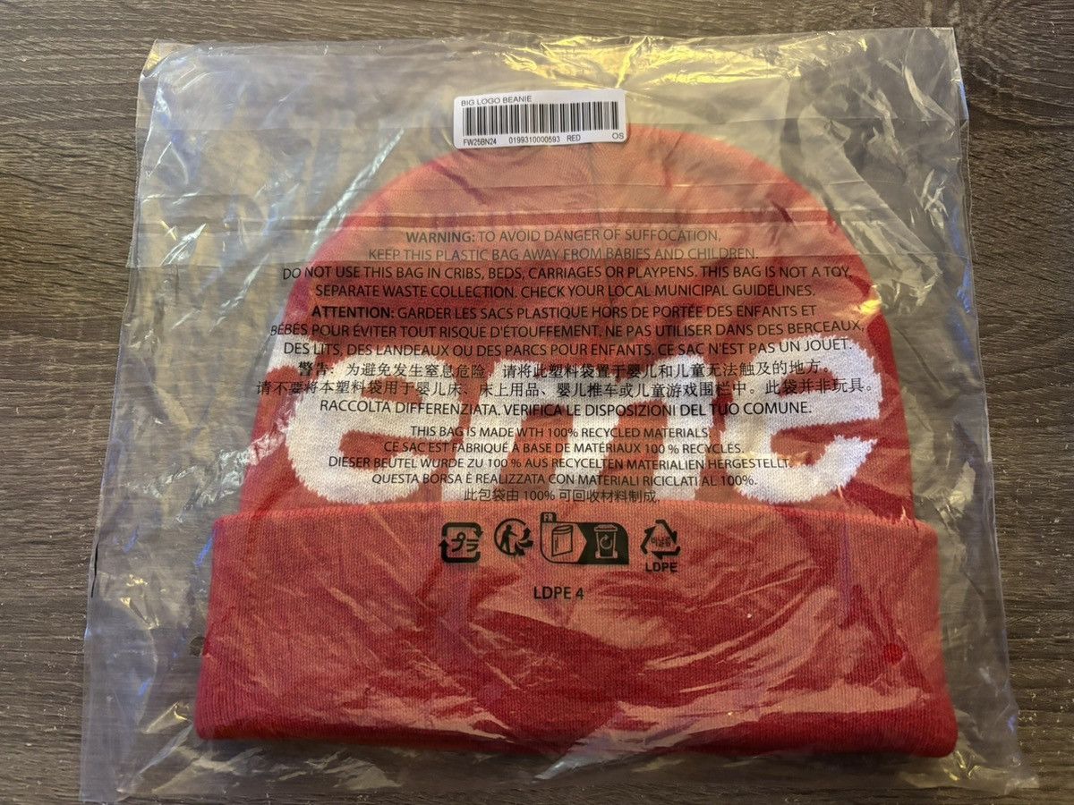 Supreme Supreme Big Logo Beanie FW25 Red Size ONE SIZE - 2 Thumbnail