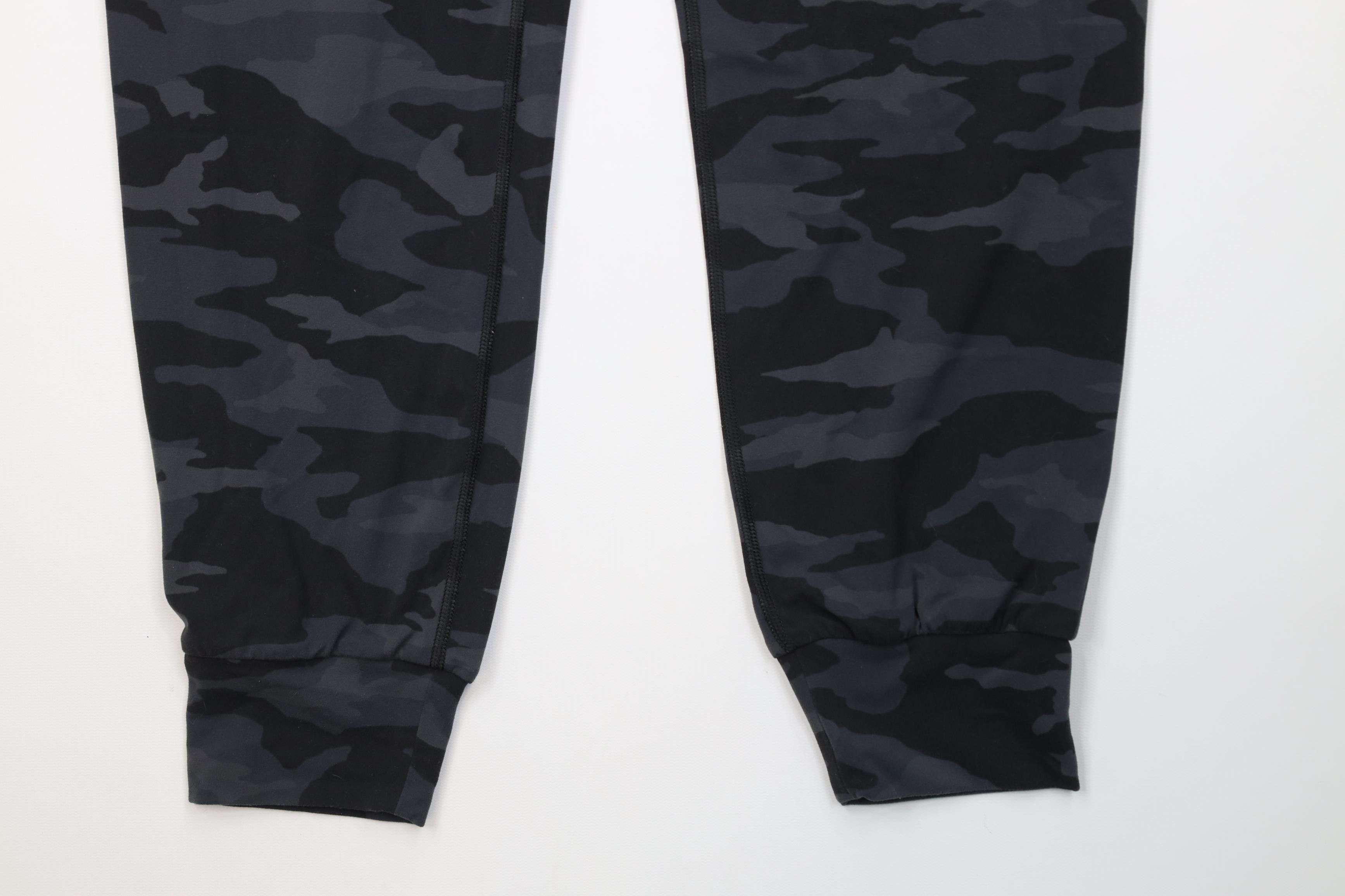 Athleta Athleta Salutation Camo Camouflage Cuffed Joggers Pants Size 26" / US 2 / IT 38 - 4 Thumbnail
