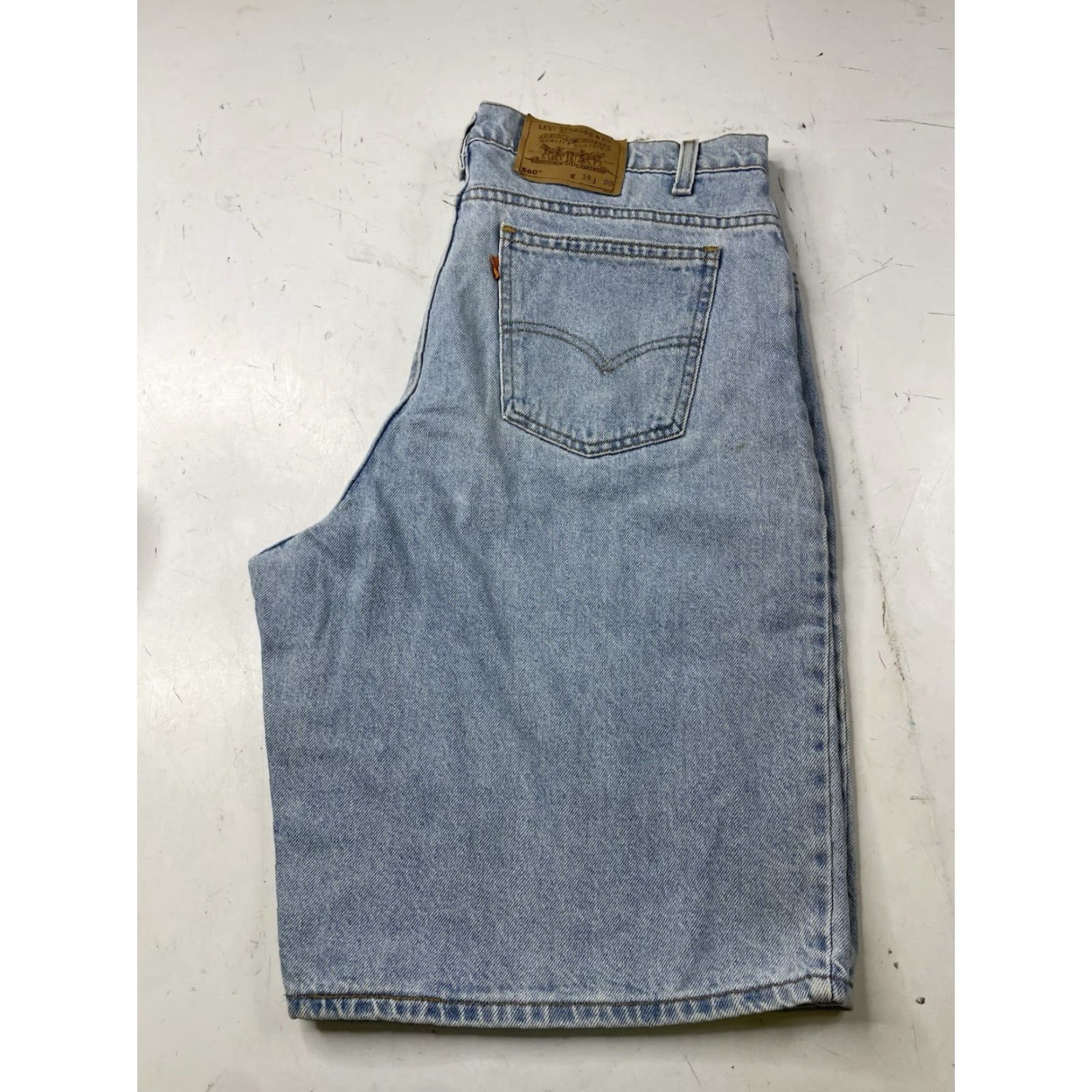 Levi's VINTAGE Levi's Jorts Levis jean shorts Light Wash Mens 38 USA Y2K orange tab blue 38 Small marks back No rips or tears Size US 38 / EU 54 - 2 Thumbnail