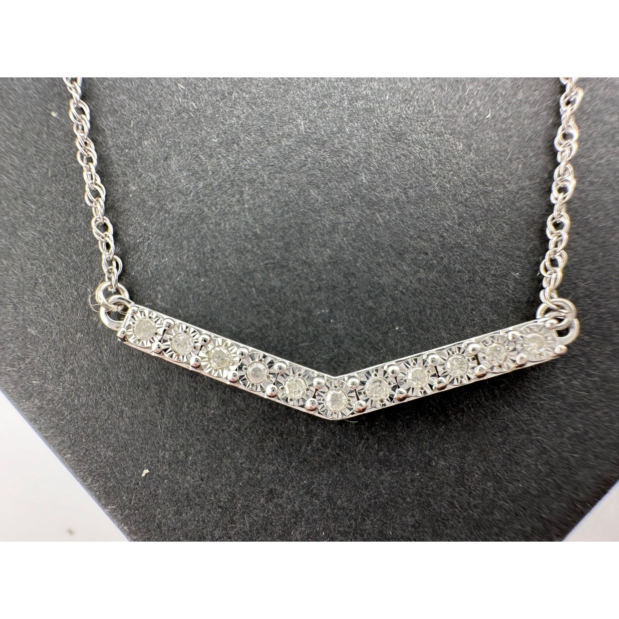 Other Chevron Illusion Set Diamond Bar Necklace Size ONE SIZE - 2 Thumbnail