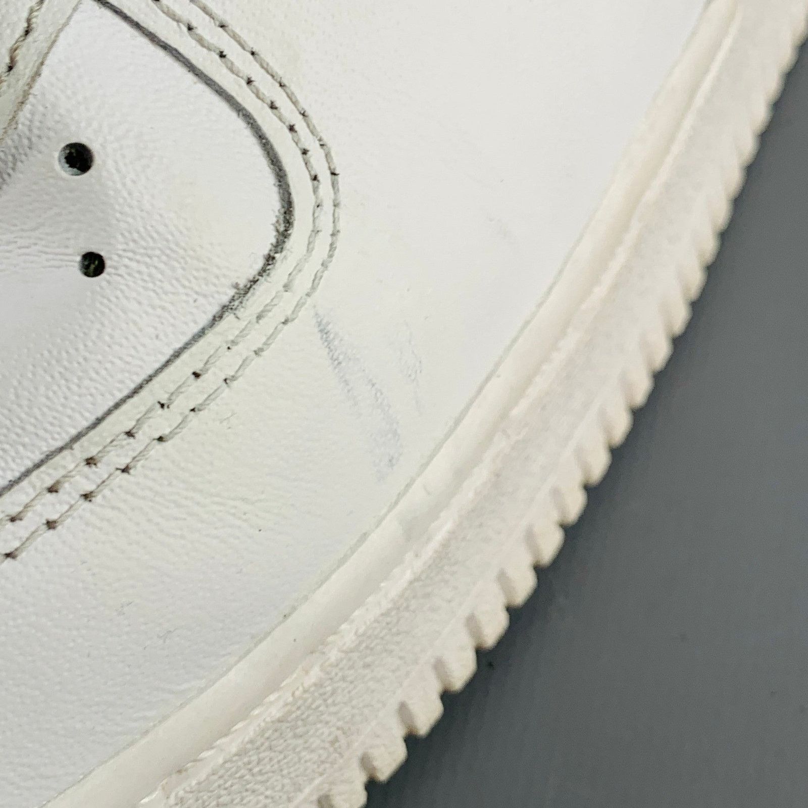 Nike NIKE Size 10 White Leather Rubber Sole Platform Sneakers Size US 10 / EU 43 - 10 Thumbnail