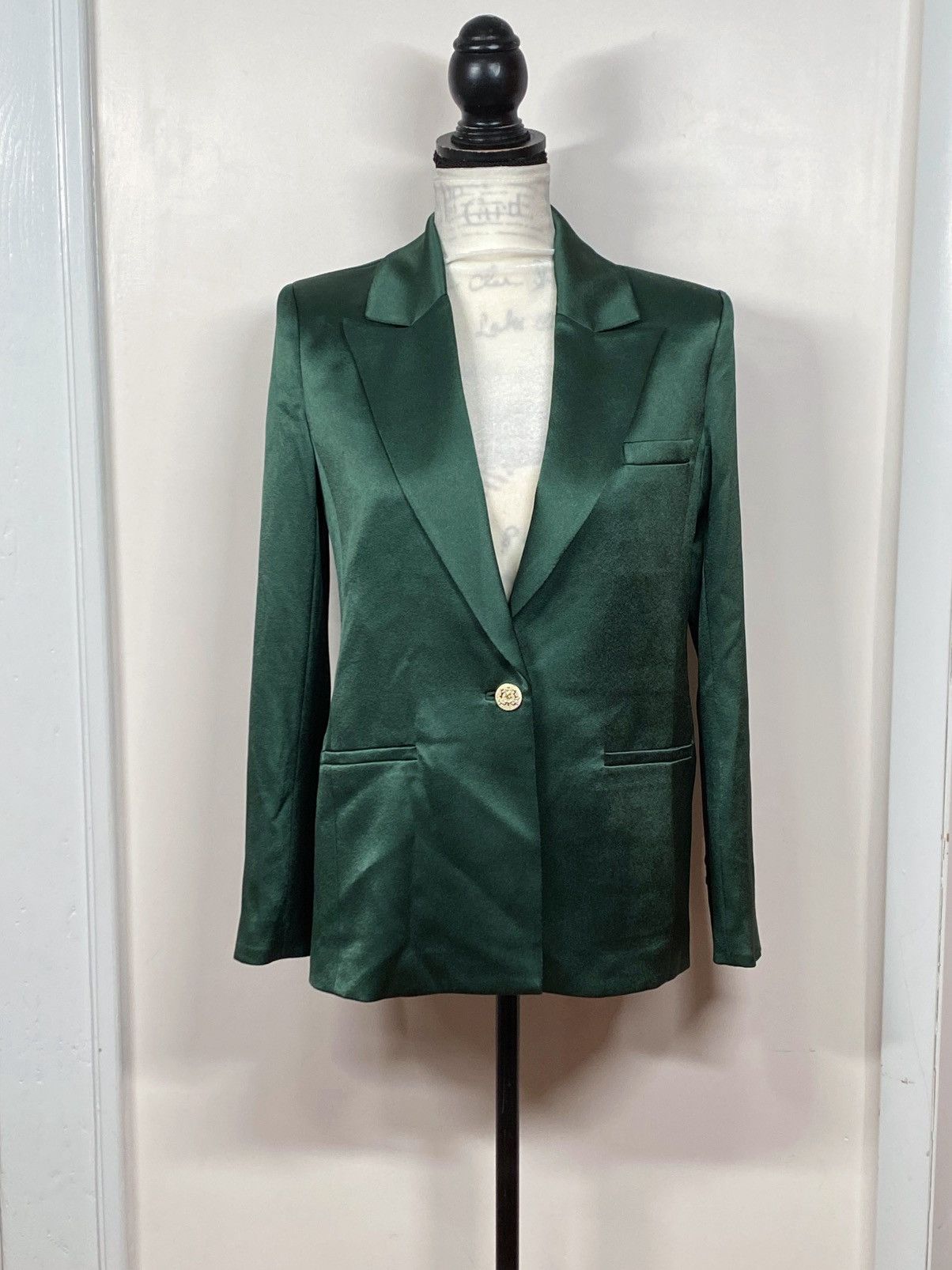 Alice + Olivia ALICE + OLIVIA Silas Satin Single-Breasted Blazer size 0 Size XS / US 0-2 / IT 36-38 - 6 Thumbnail