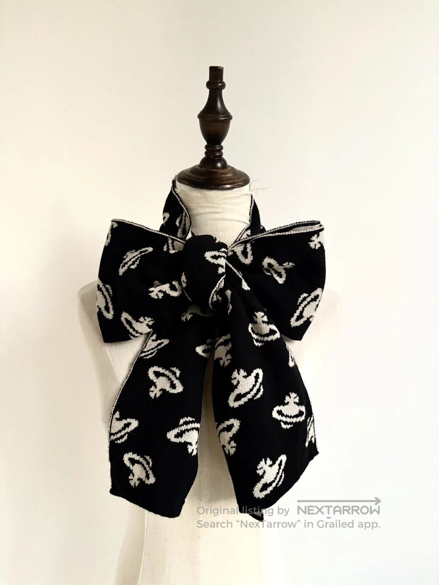 Vivienne Westwood Vivienne Westwood Black and White Scarf. Size ONE SIZE - 1 Thumbnail