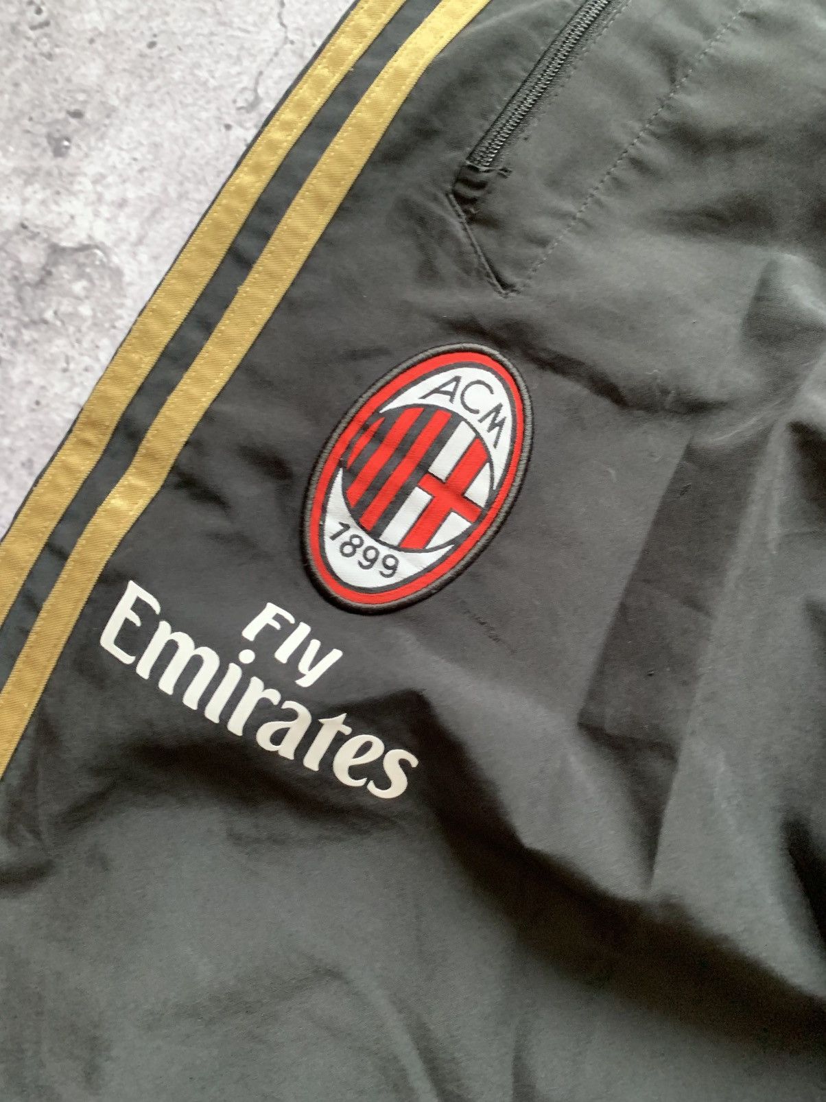 Adidas 🔥ADIDAS AC MILAN DRILL BLOCKCORE NYLON SWEATPANTS Size US 31 - 5 Thumbnail