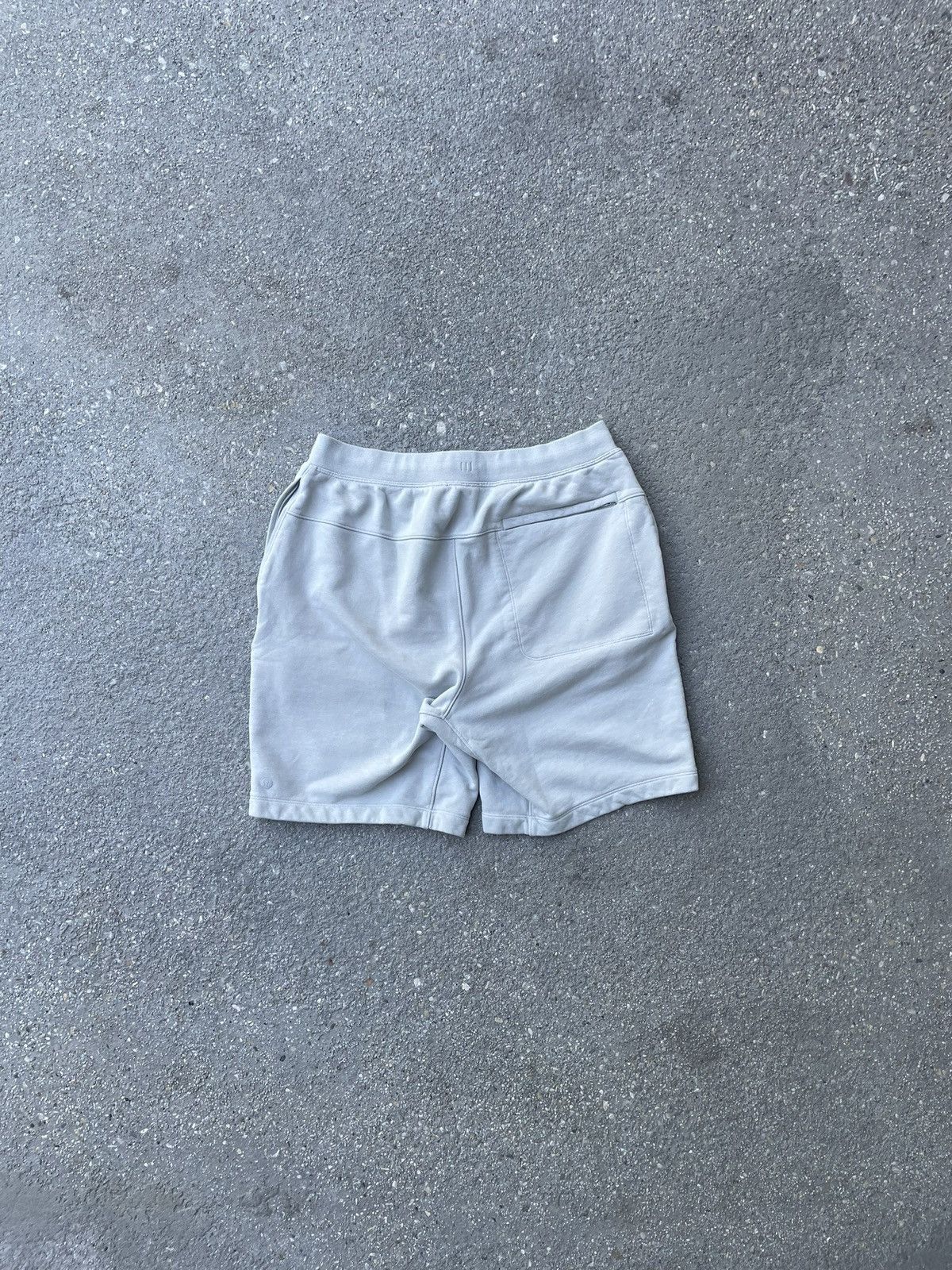 Lululemon Light Gray Lululemon Sweat Shorts Size US 32 / EU 48 - 6 Thumbnail