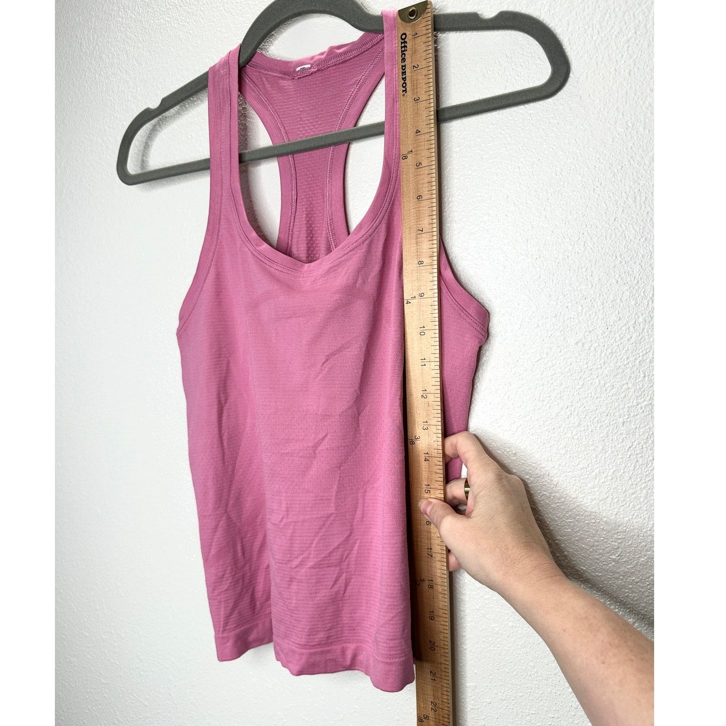Lululemon Lululemon Pink Round Neck Long Line Racerback Tank Top 4 Size S / US 4 / IT 40 - 9 Thumbnail