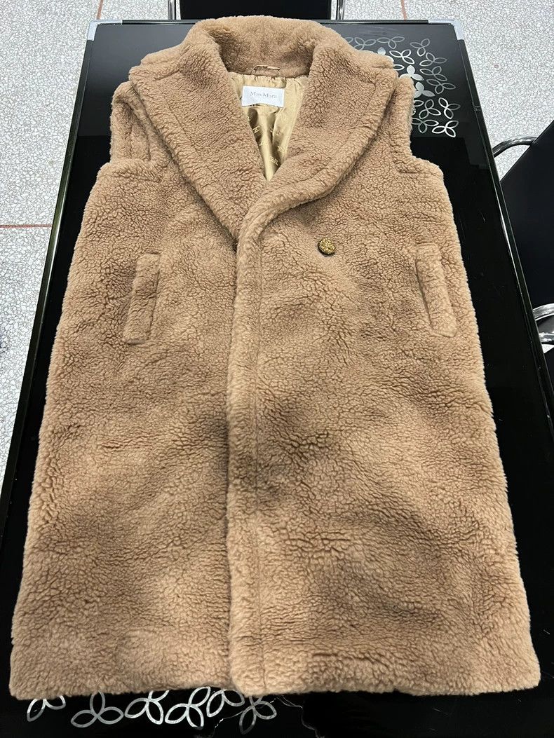 Max Mara Max Mara Teddy Coat Size M / US 6-8 / IT 42-44 - 1 Thumbnail