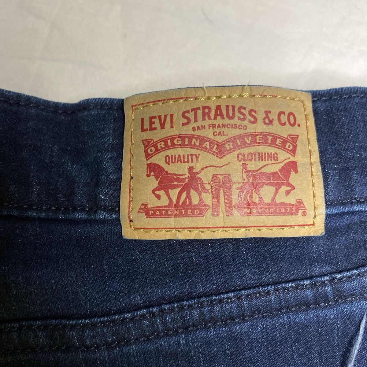 Levi's Levi's Dark Wash Denim Womens Jeans Straight Sz 12 31x30 EUC Size 31" - 2 Thumbnail
