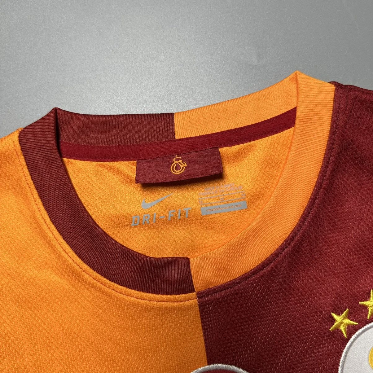 Nike GALATASARAY NIKE 2013/2014 FOOTBALL HOME JERSEY #11 DROGBA Size US M / EU 48-50 / 2 - 6 Thumbnail