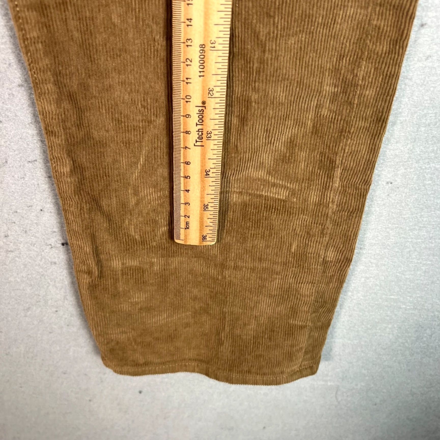J.Crew J. Crew Mens Slim Fit Corduroy Pants 33 x 32 Tan Beige 5-Pocket Straight Front Flat Front Casual Pants Style 770 Regular Inseam 32"} Size US 33 - 7 Thumbnail