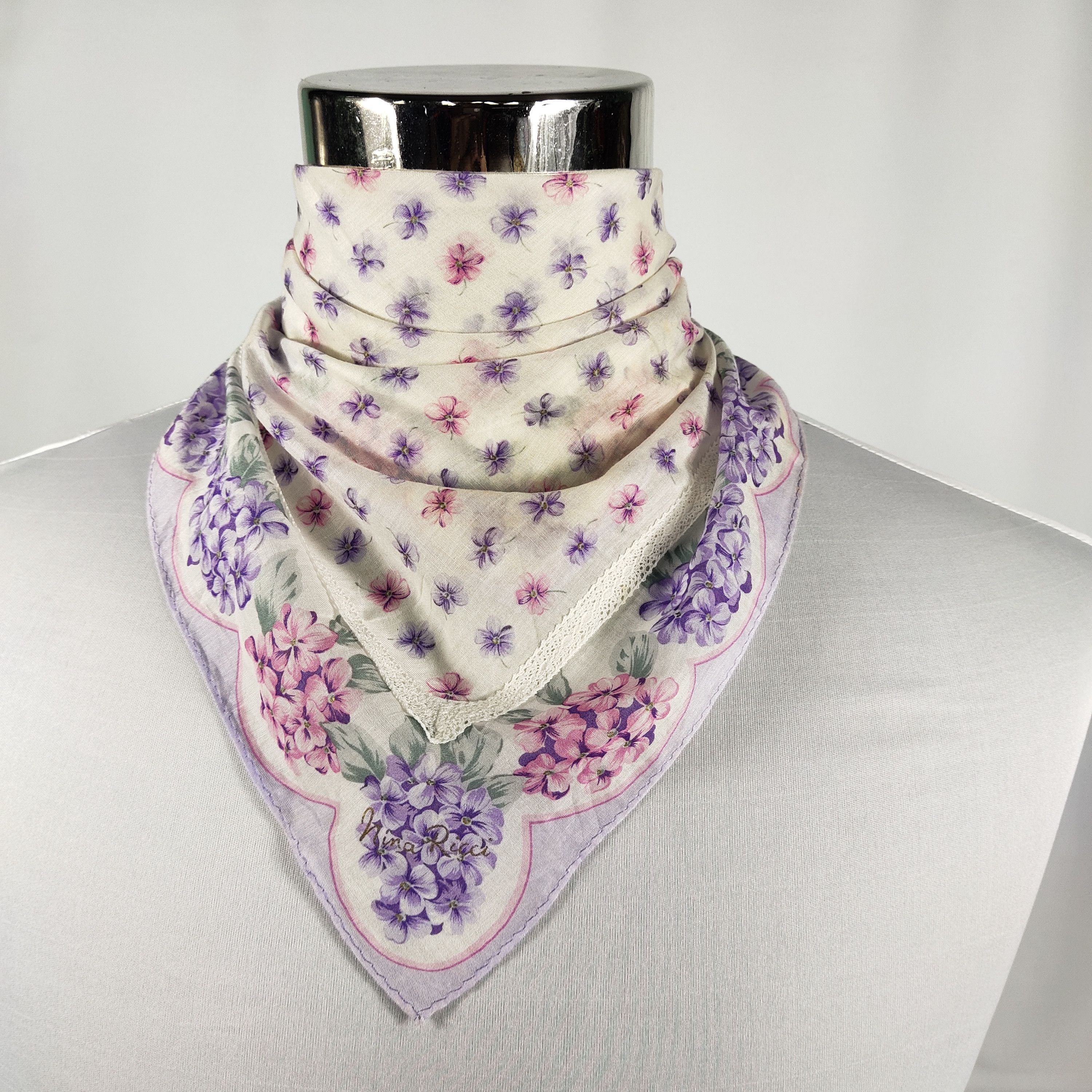 Nina Ricci × Vintage Nina Ricci Handkerchief / Neckerchief / Bandana FZ196 Size ONE SIZE - 1 Thumbnail