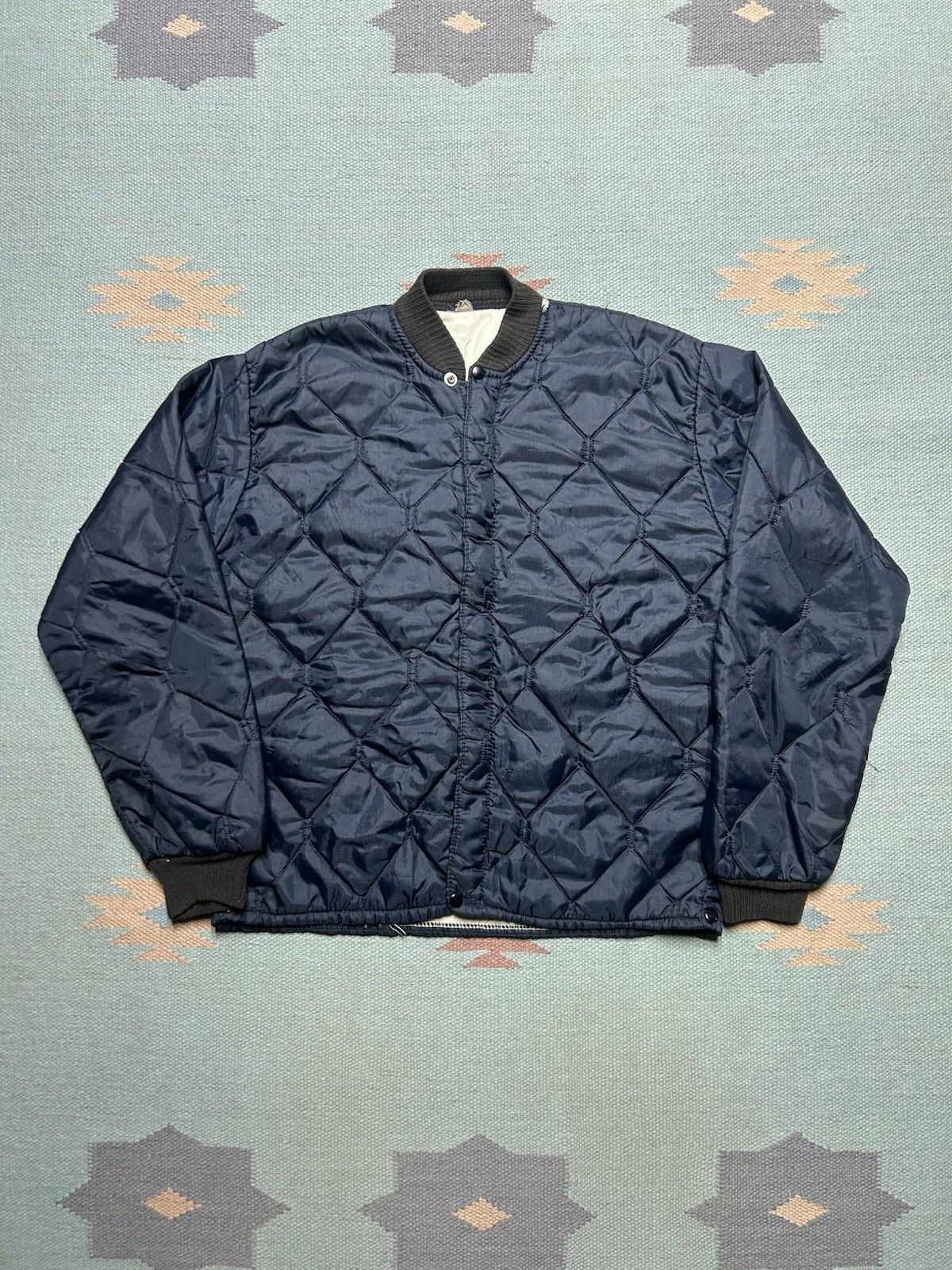 Vintage Vintage 1960s diamond quilted jacket navy zip nylon small Size US S / EU 44-46 / 1 - 1 Thumbnail