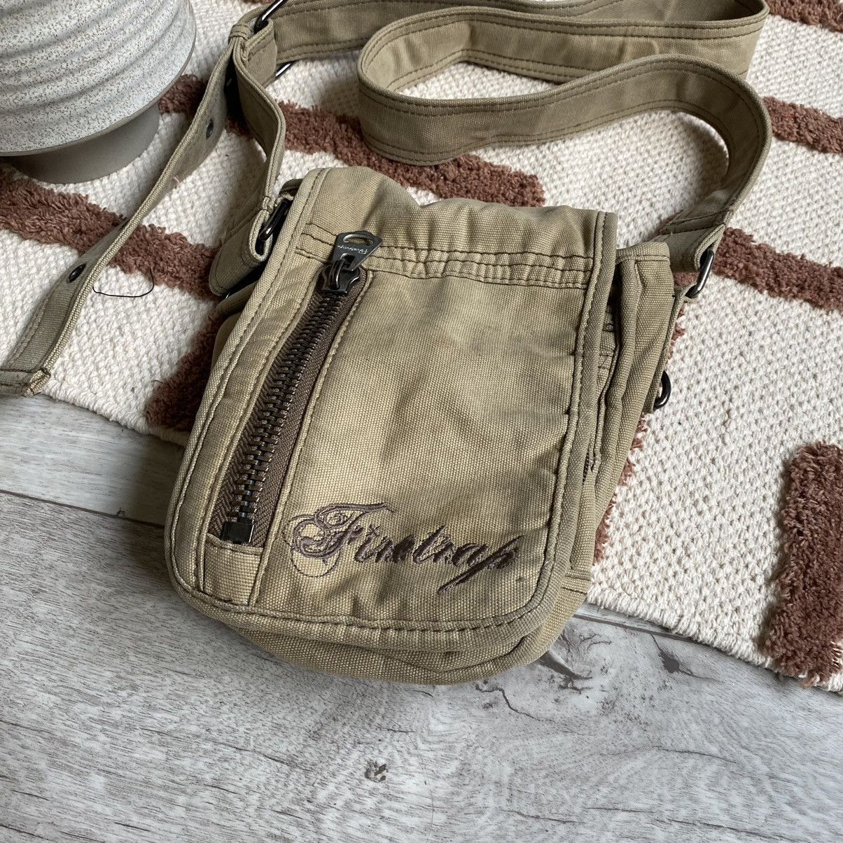 Japanese Brand VINTAGE FIRETRAP JAPANESE STYLE Y2K CROSSBODY BAG Size ONE SIZE - 3 Thumbnail