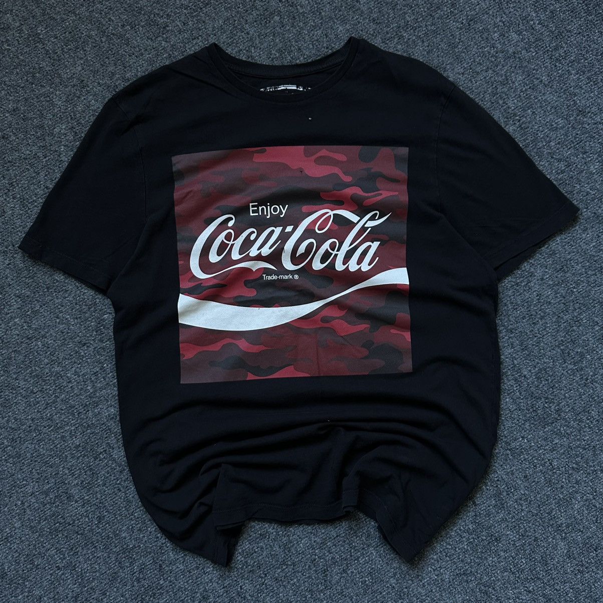 Coca Cola VTG Adult Coca-Cola T-shirts Big Logo Size L Trashed Staff Size US L / EU 52-54 / 3 - 3 Thumbnail