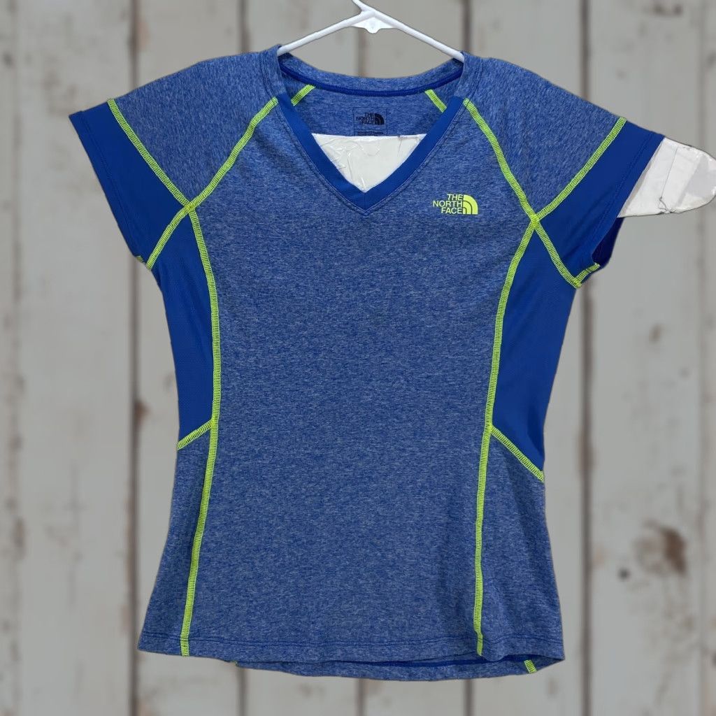 The North Face VINTAGE The North Face Womens XS T Shirt Blue Flash Dry Short Sleeve V Neck Athletic Size XS / US 0-2 / IT 36-38 - 1 Thumbnail