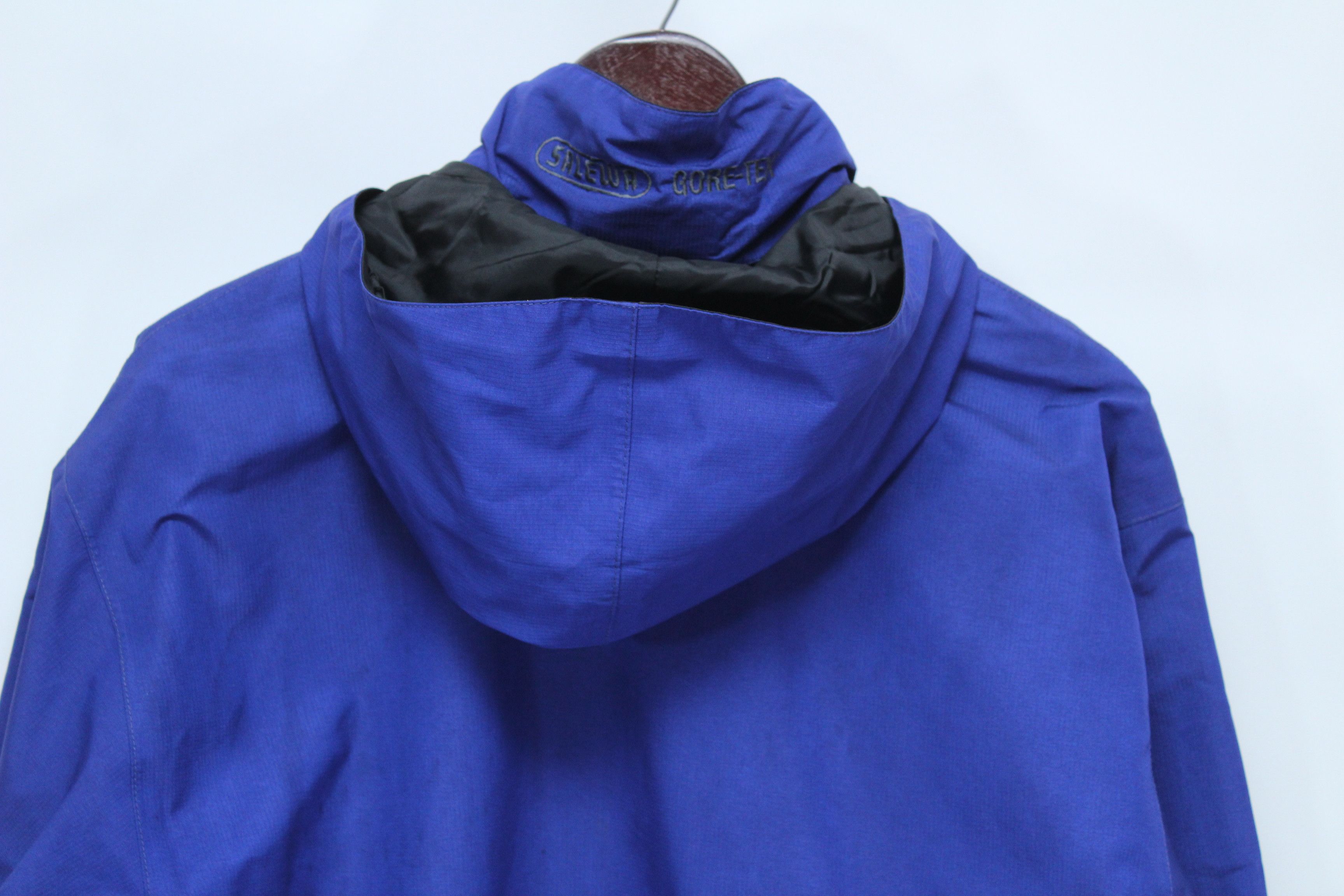 SALEWA 90s Salewa Gore Tex Jacket Mens Size S Vintage Rare Hype Size US S / EU 44-46 / 1 - 5 Thumbnail