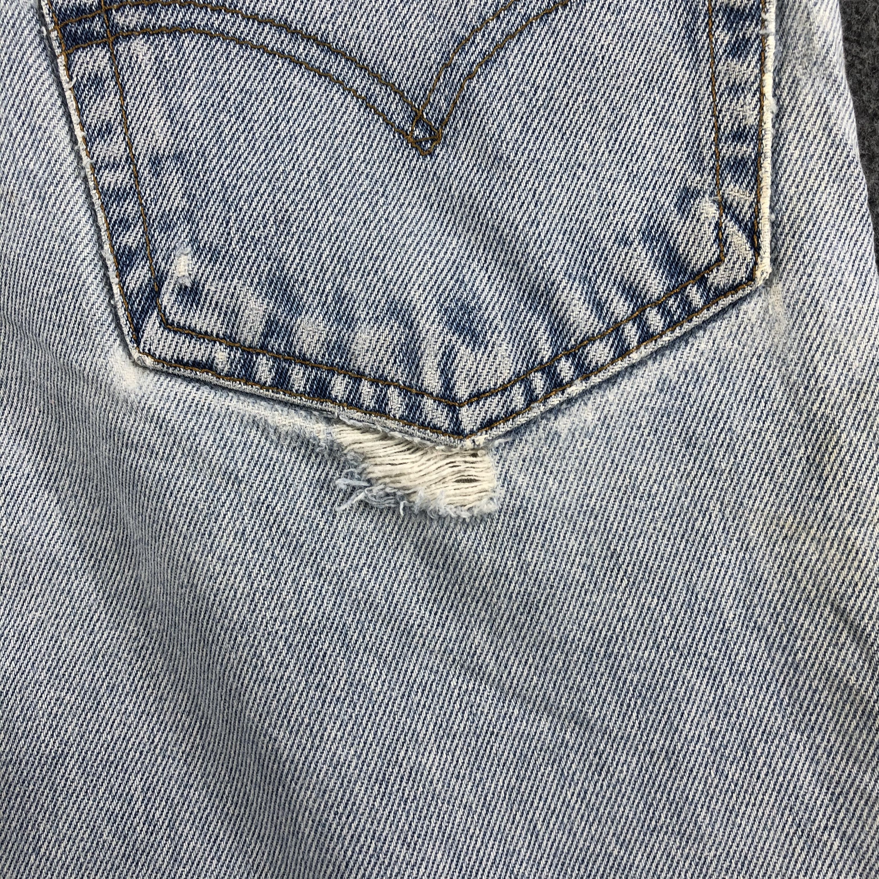 Levi's Vintage 90s Light Wash Levis 550 Jeans-J1622 Size US 33 - 8 Thumbnail