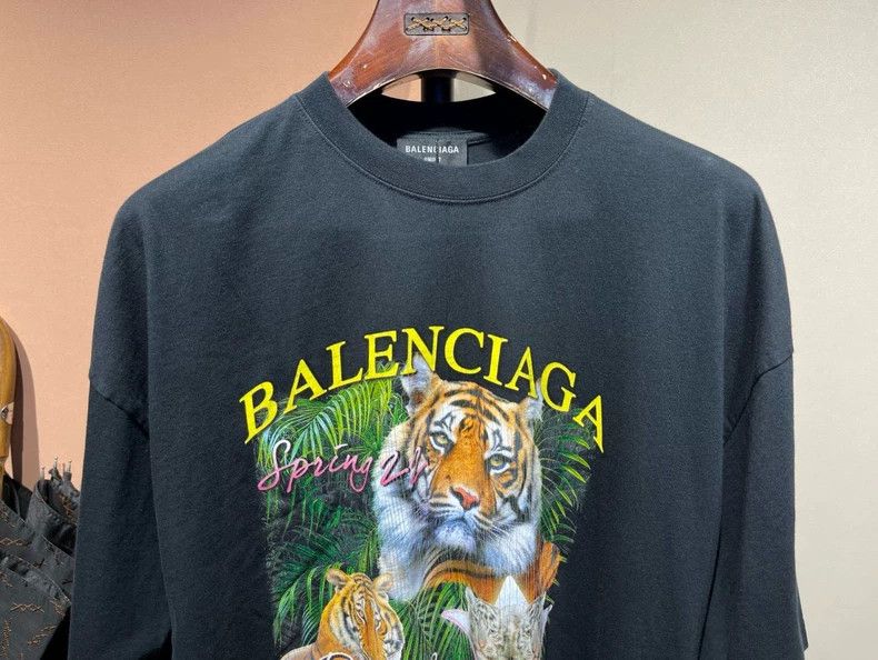 Balenciaga Balenciaga Tiger t-shirt Size US XL / EU 56 / 4 - 5 Thumbnail