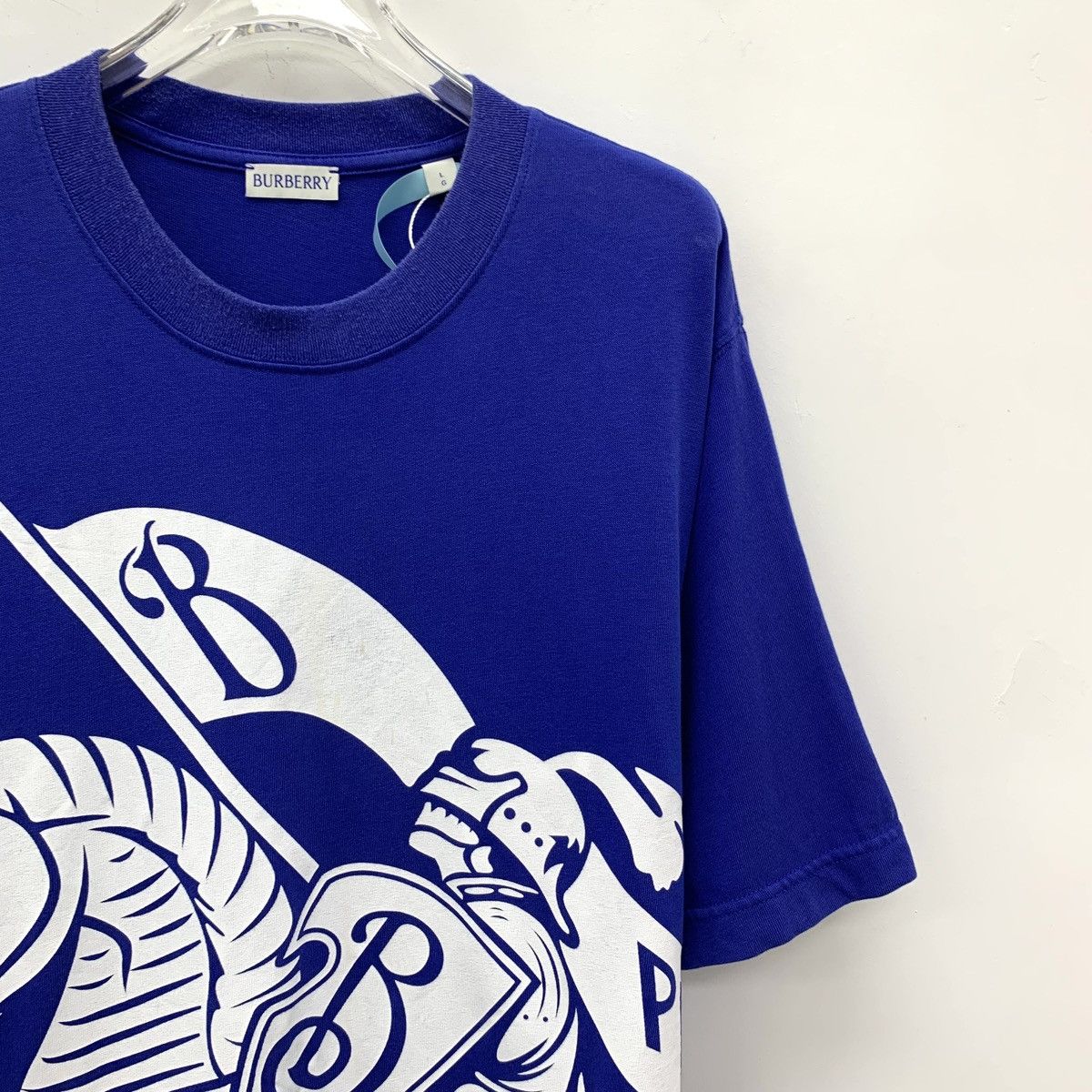Burberry Burberry Equestrian Knight Print Short Sleeve T-shirt K26WX Size US L / EU 52-54 / 3 - 3 Thumbnail