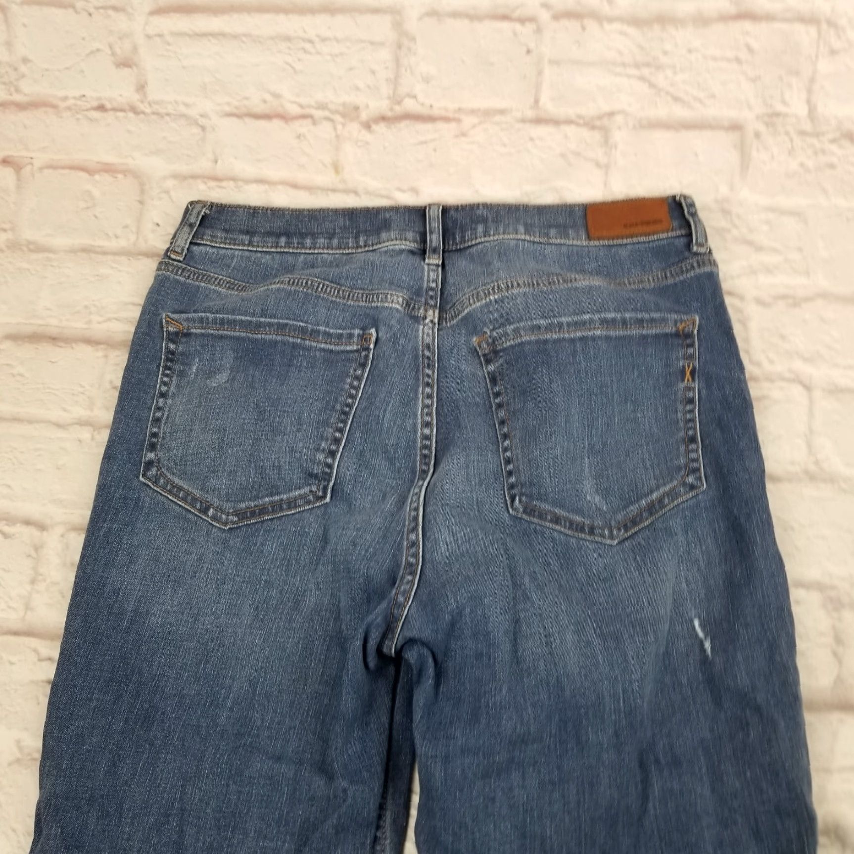 Express Express Jeans Main Point: Express Mom Jean Super High Rise Womens Size 8R Medium Crop Ankle Distressed Size 30" / US 8 / IT 44 - 4 Thumbnail
