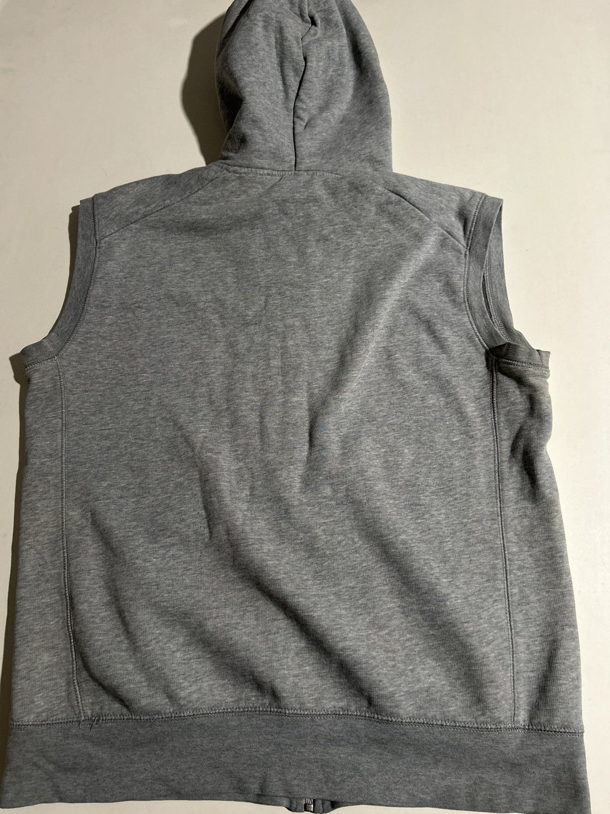 Nike Vintage Y2K Nike Mini Swoosh Hooded Vest Grey Size Medium Size US M / EU 48-50 / 2 - 5 Thumbnail
