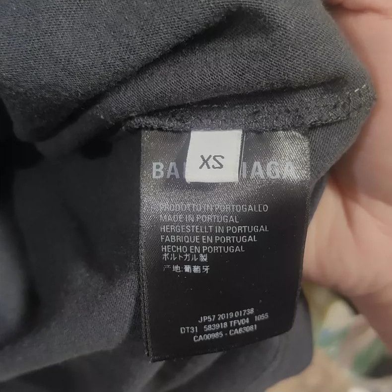 Balenciaga Balenciaga Black short-sleeved T-shirt is asymmetrical. Size US L / EU 52-54 / 3 - 4 Thumbnail